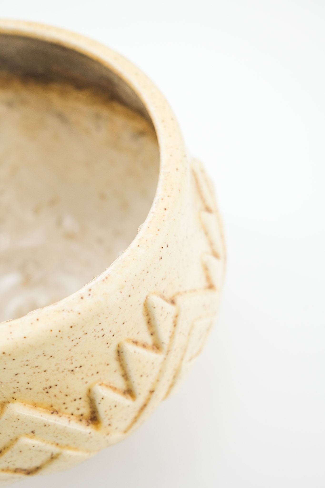 Pottery Planter with Geometric Pattern / 幾何学模様の陶器プランター