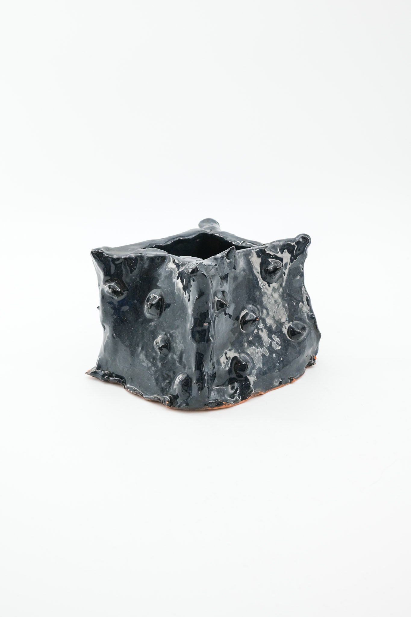 Pottery Object Studded Black Glaze / スタッズ・ブラック・テラコッタ・オブジェ