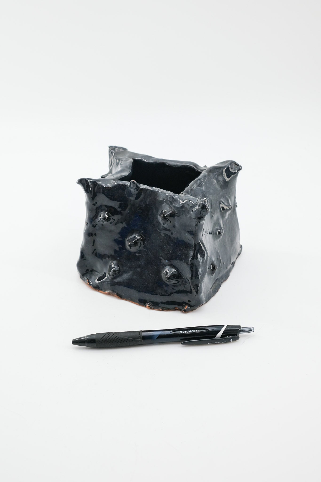 Pottery Object Studded Black Glaze / スタッズ・ブラック・テラコッタ・オブジェ