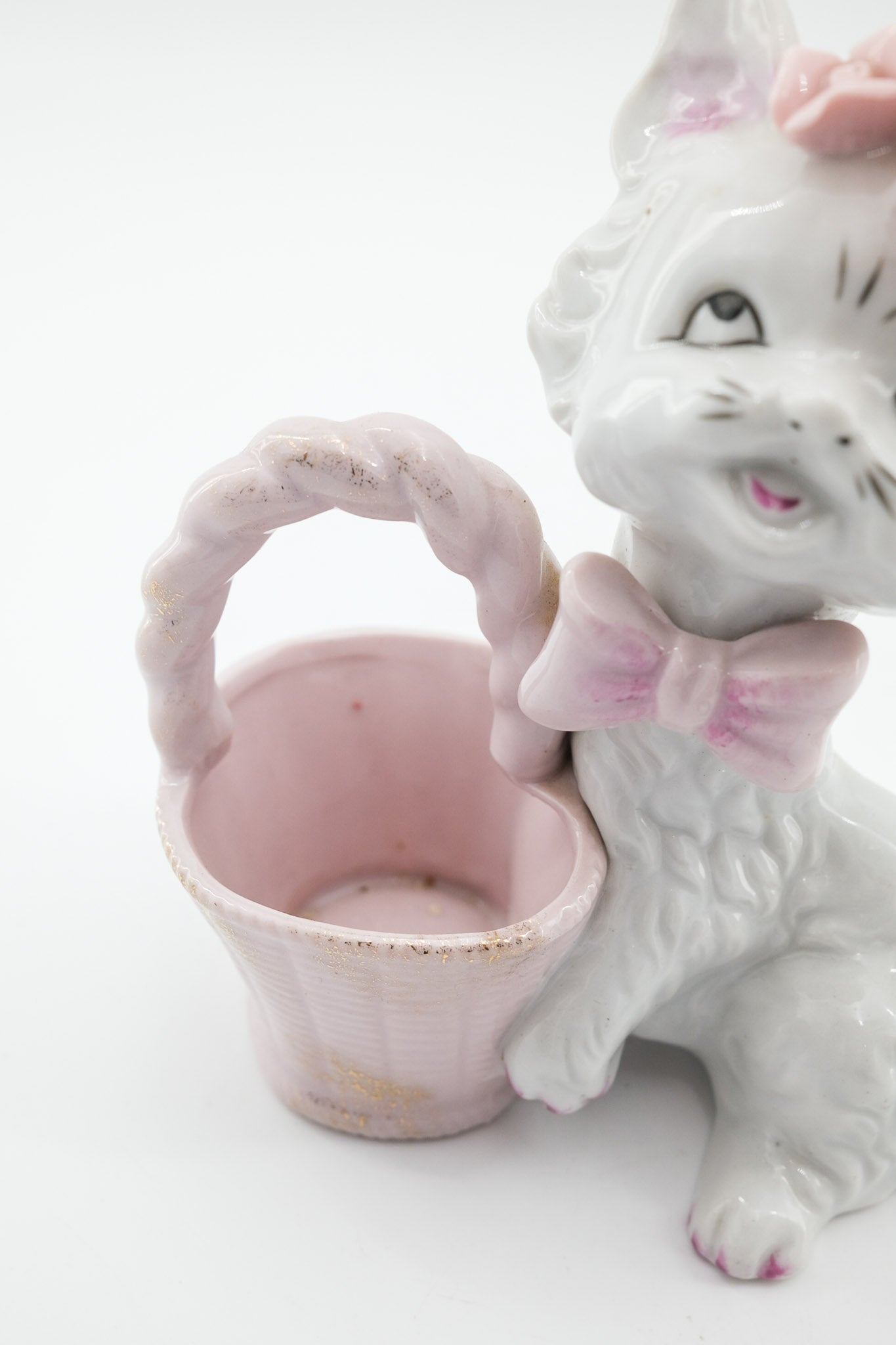 Wales Ceramic Cat with Flower Basket / ウェールズ 陶器の猫とフラワーバスケット