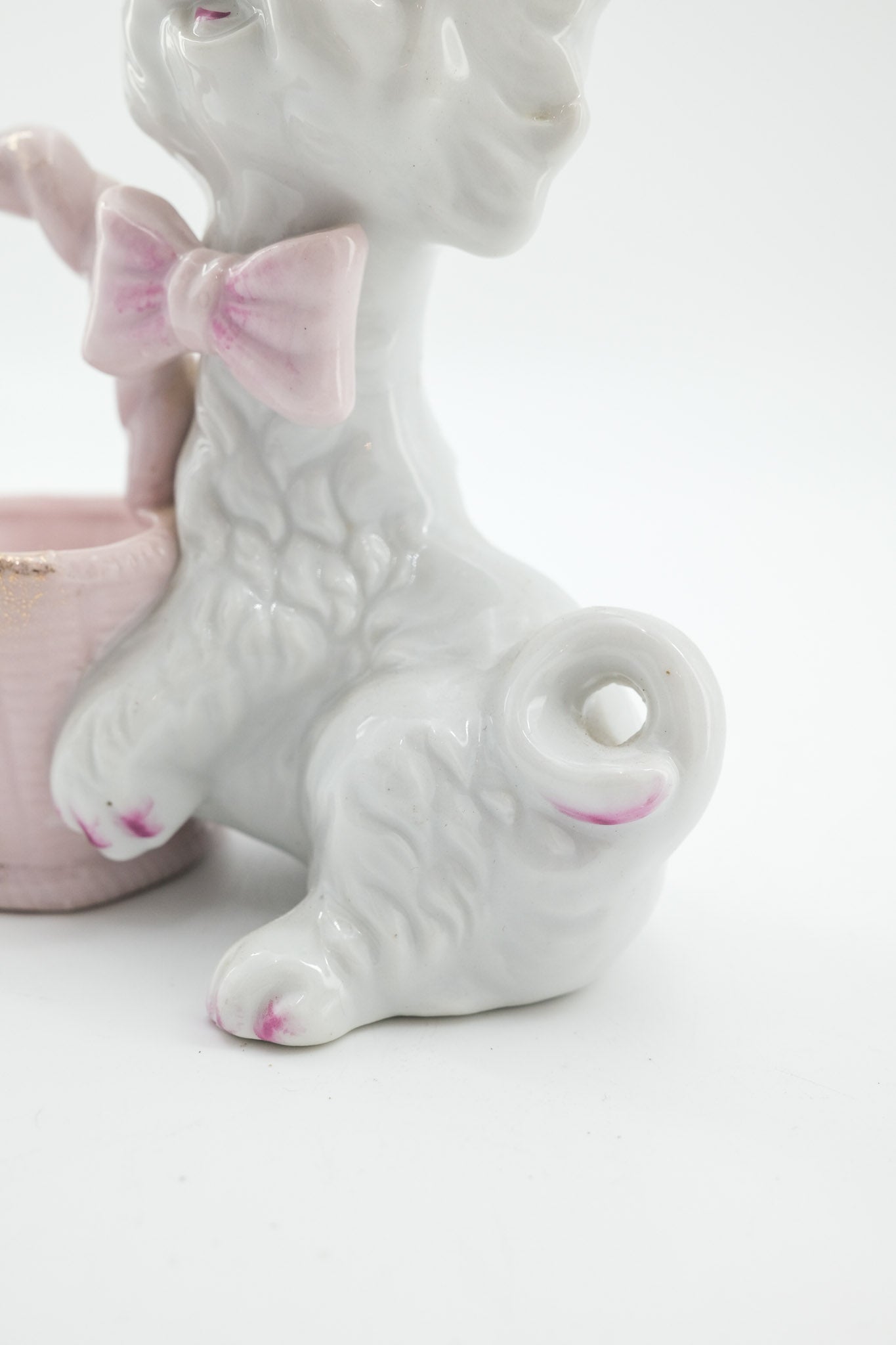 Wales Ceramic Cat with Flower Basket / ウェールズ 陶器の猫とフラワーバスケット