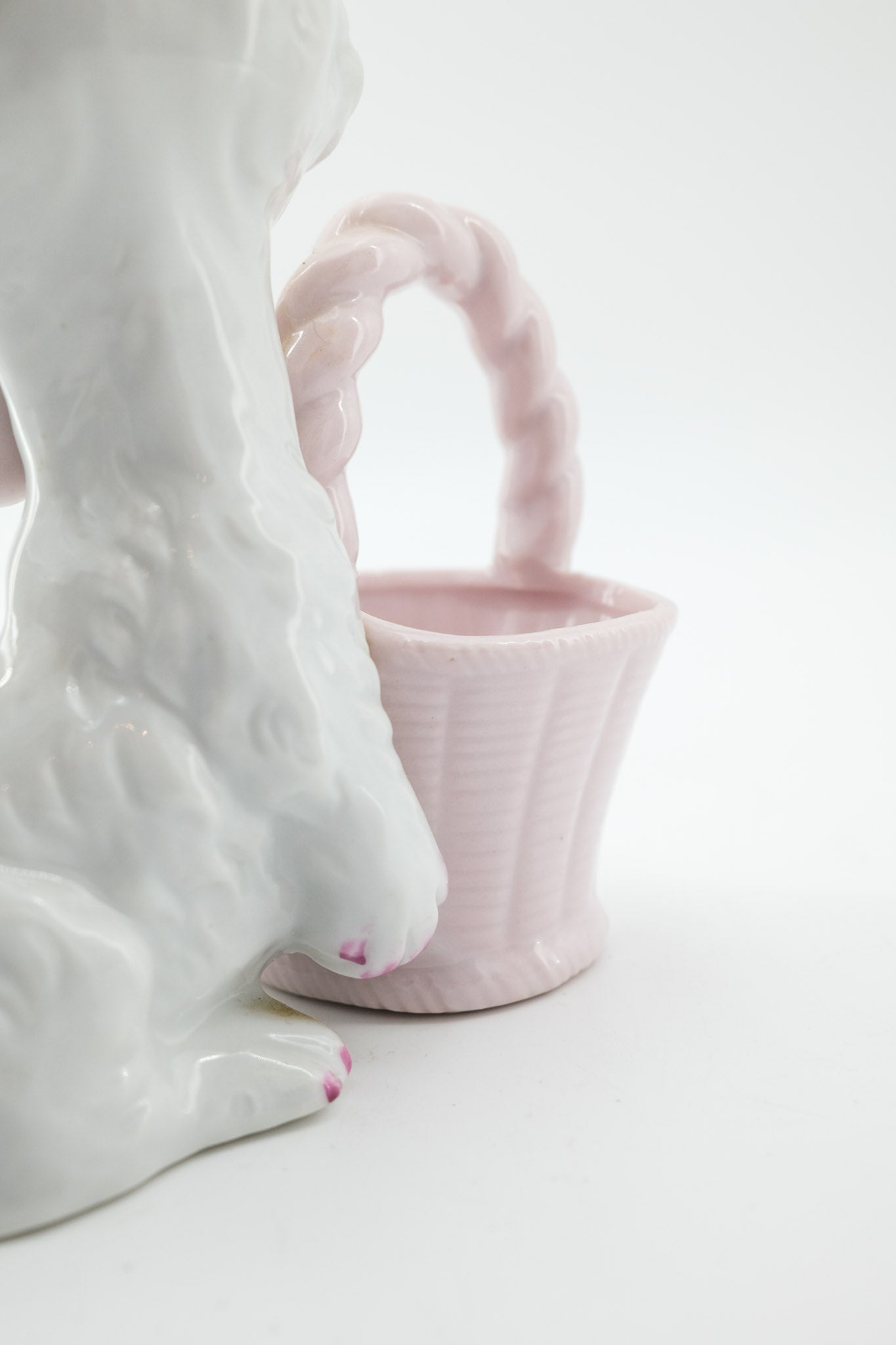 Wales Ceramic Cat with Flower Basket / ウェールズ 陶器の猫とフラワーバスケット