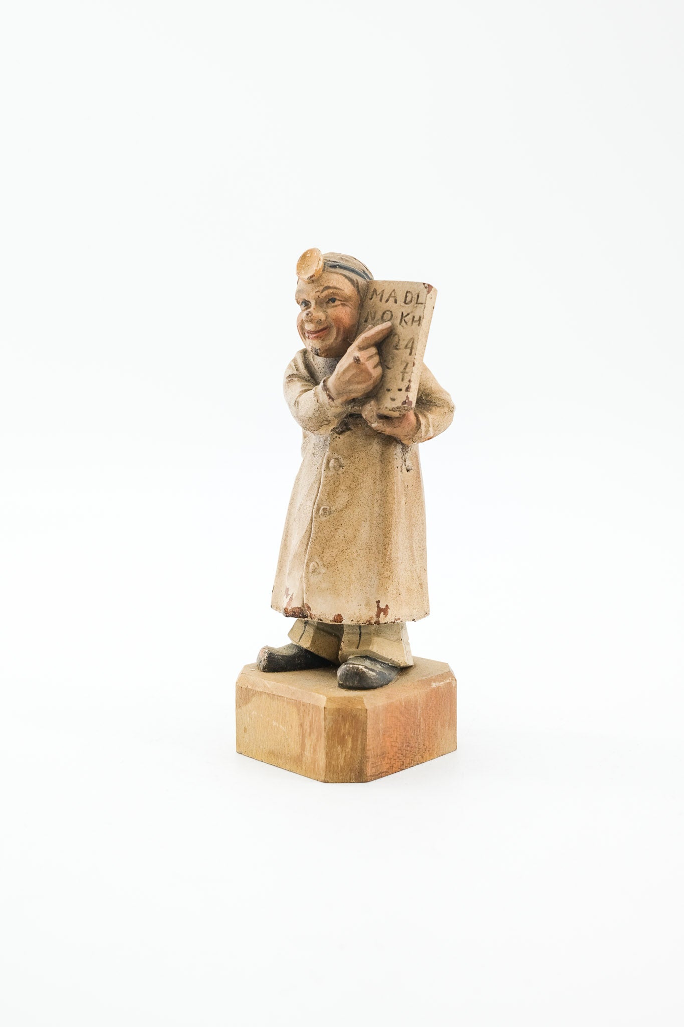 Oculist Figurine / 木彫り人形「眼科医」