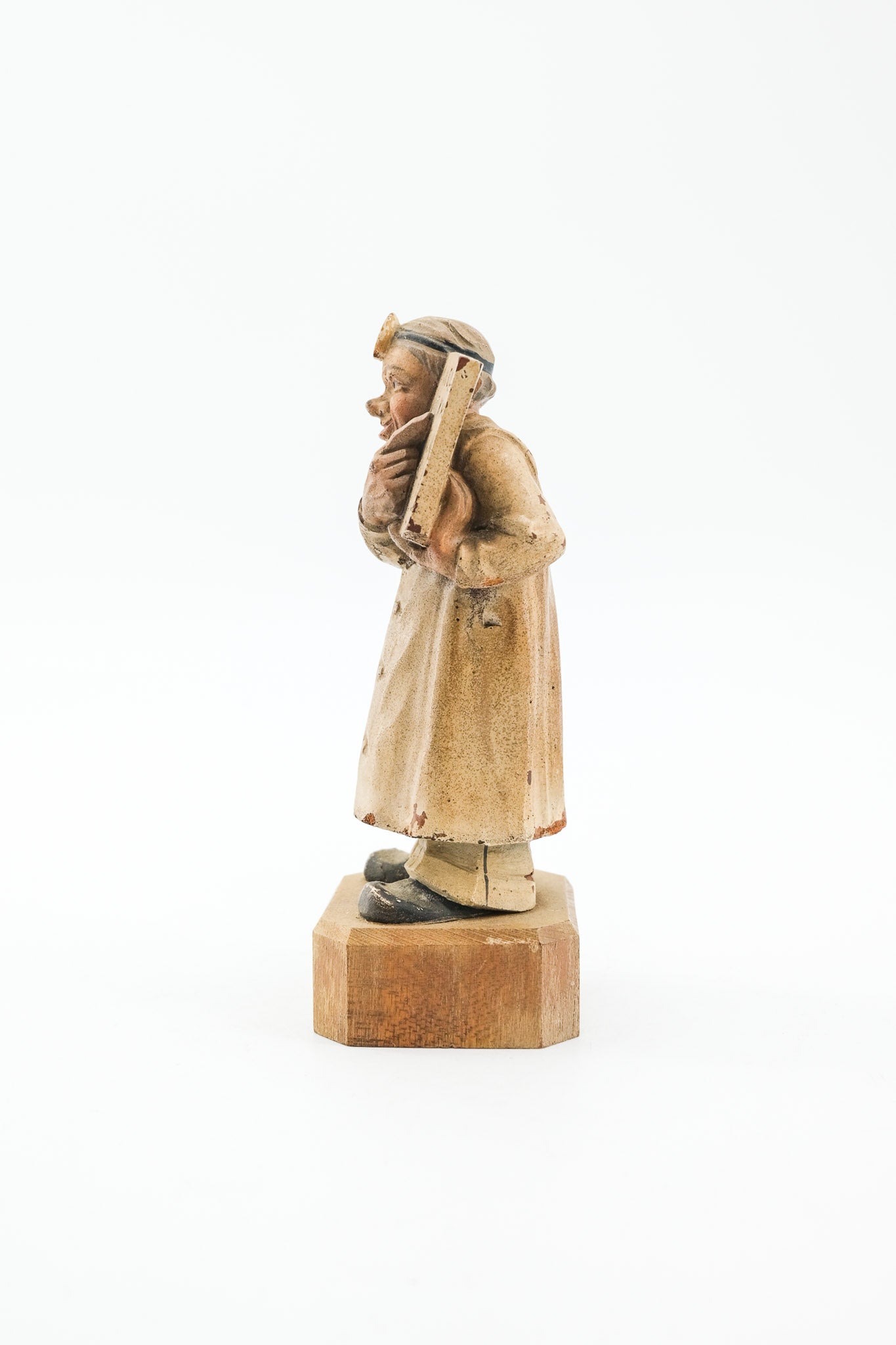 Oculist Figurine / 木彫り人形「眼科医」