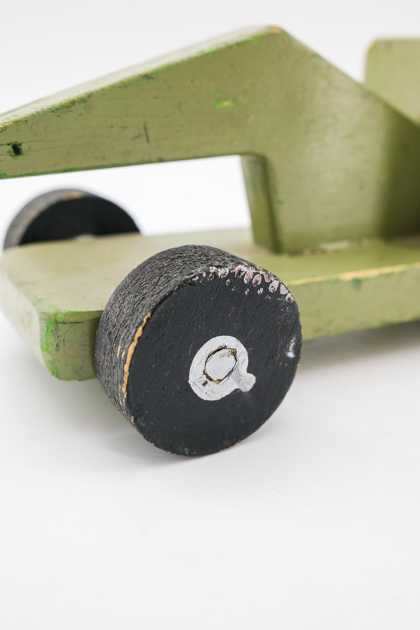 Vintage Wooden Crane Truck - Medium Green / ヴィンテージ 木製クレーントラック（ミディアムグリーン）