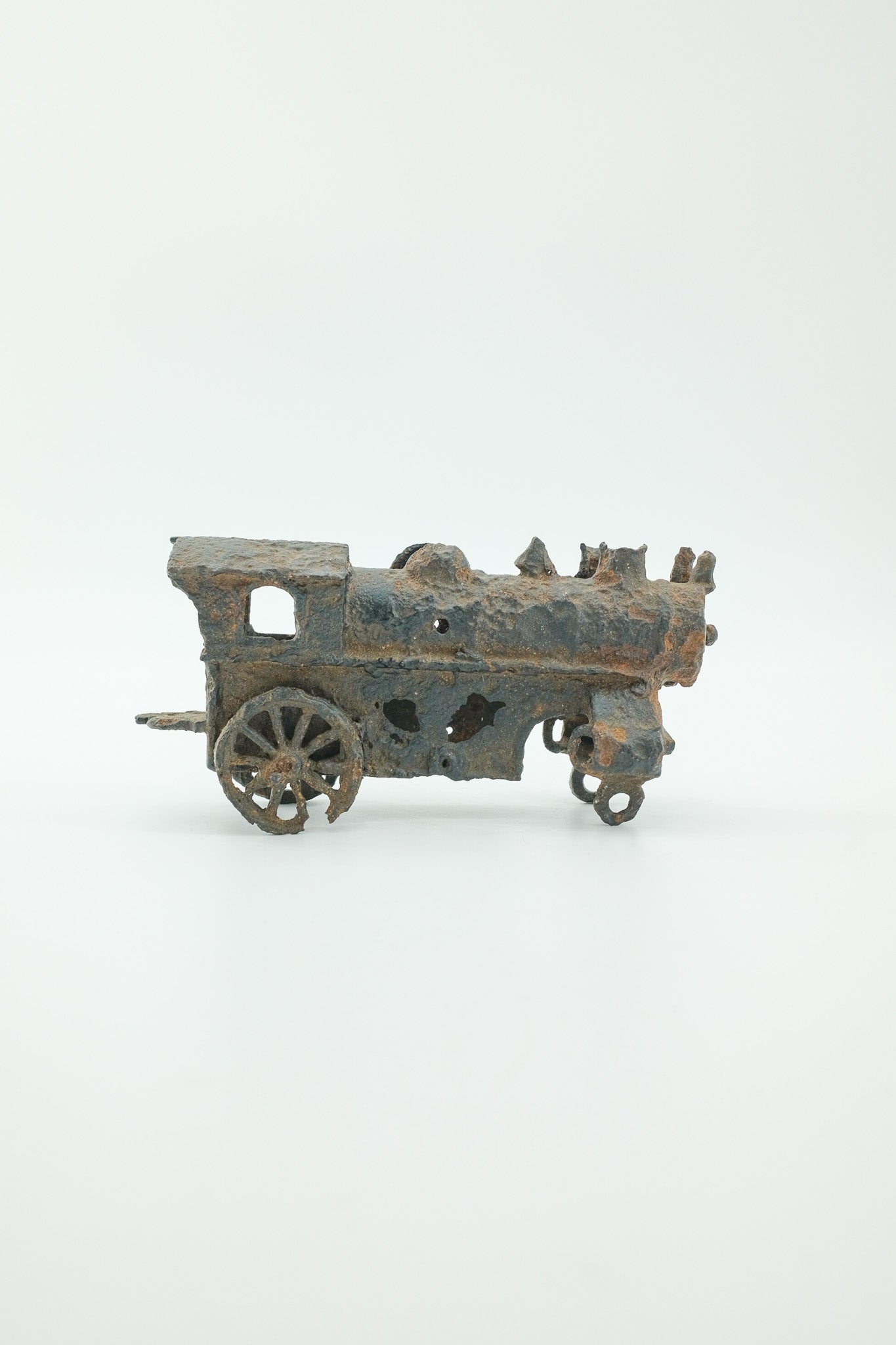 Antique Cast Iron Locomotive Object / 鋳物の列車のオブジェ