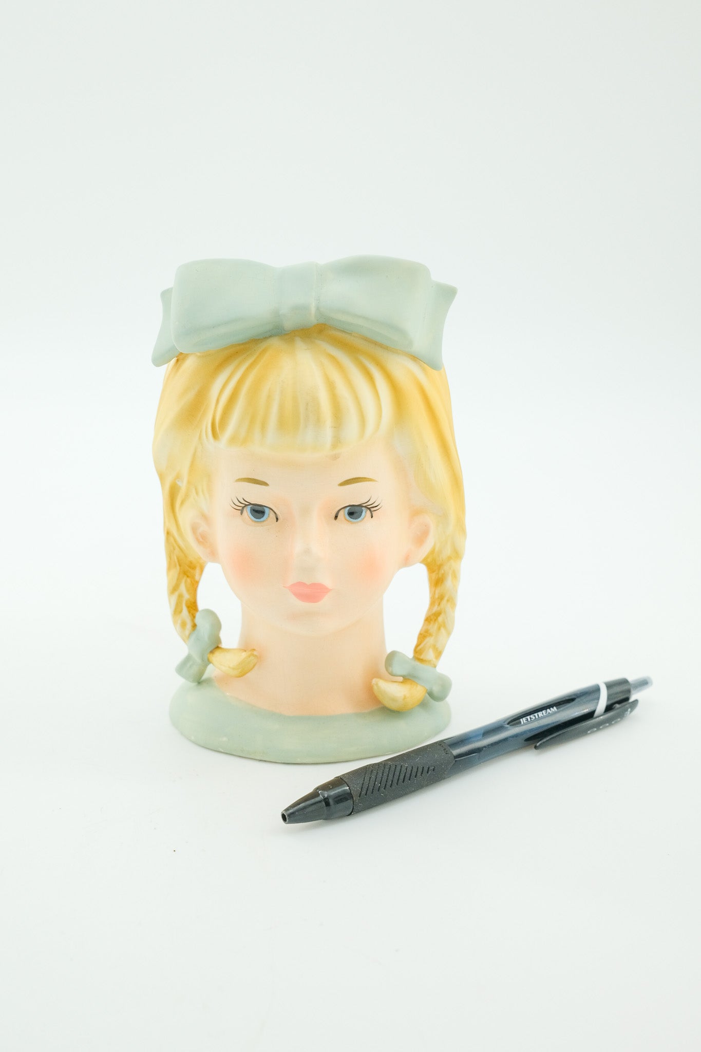 Blonde Girl Head Vase / レフトン　女の子のフラワーベース