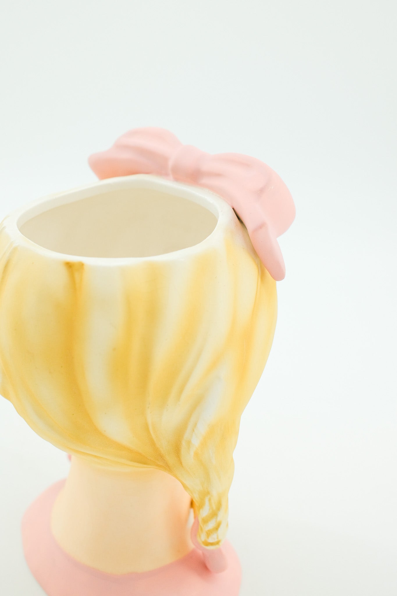 Blonde Girl Head Vase / レフトン女の子のフラワーベース
