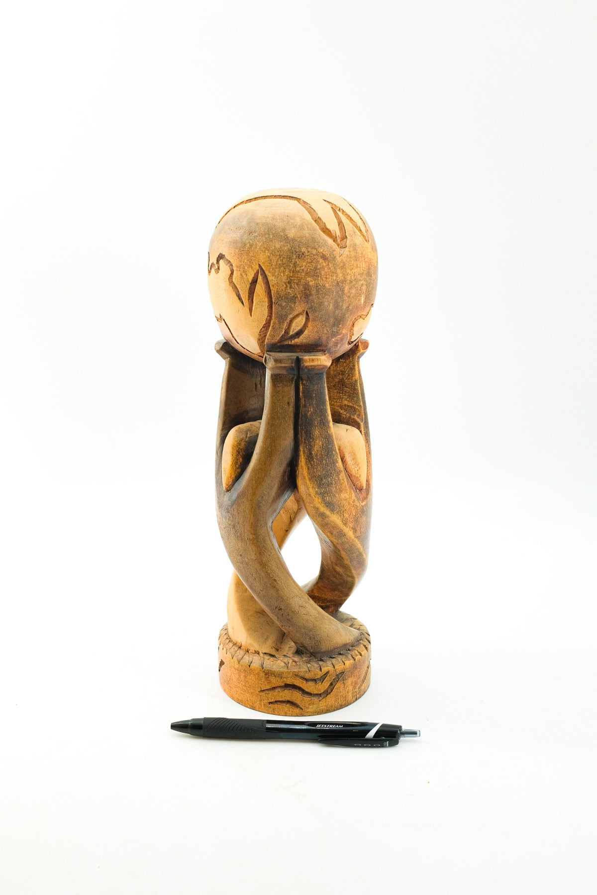 Wooden Unity Sculpture with Globe / 木彫り　団結した人々と地球の像