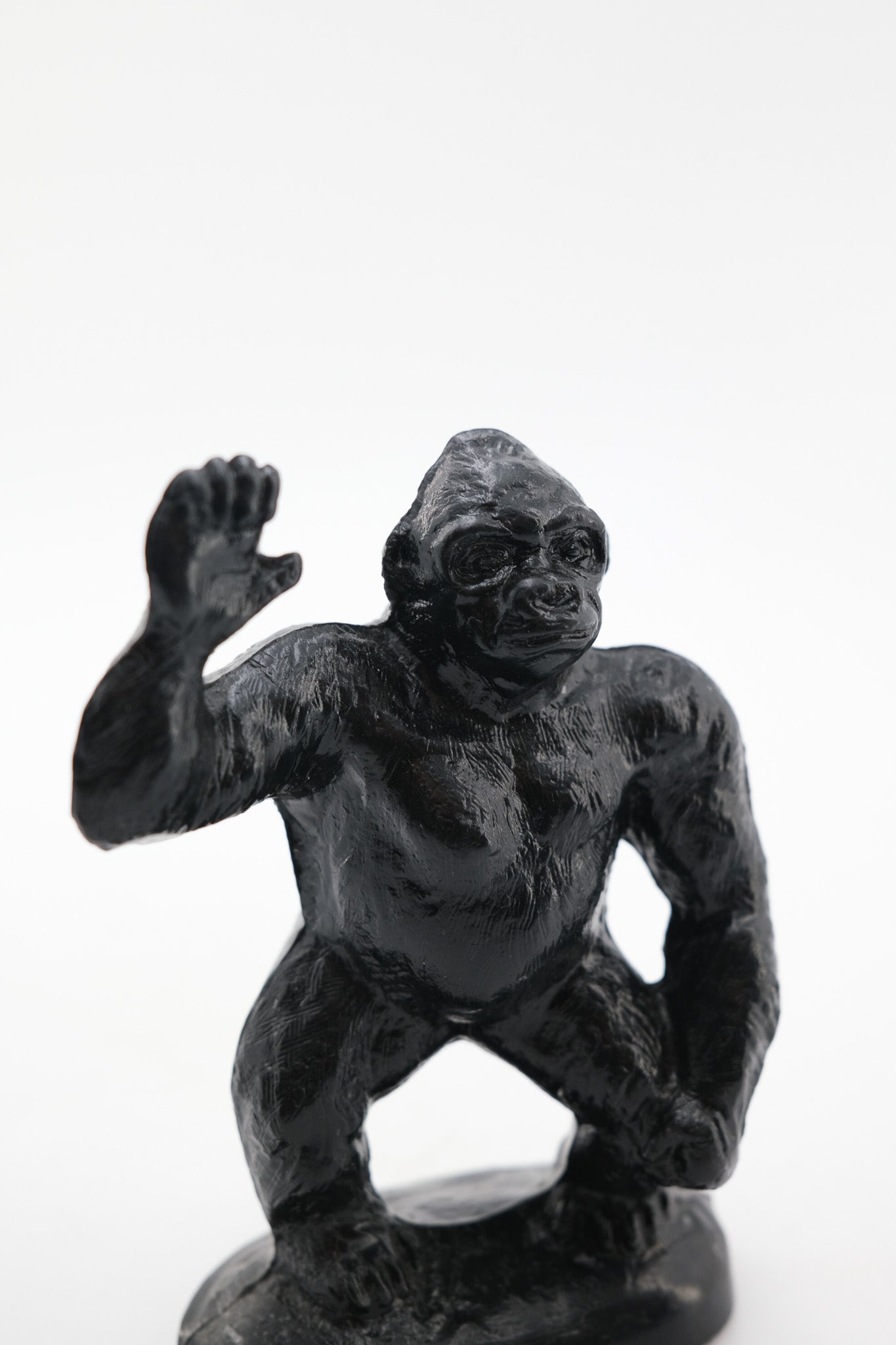 Vintage Gorilla Figurine (Milwaukee County Zoo) / ヴィンテージ ゴリラ フィギュア（ミルウォーキー・カウンティ動物園）