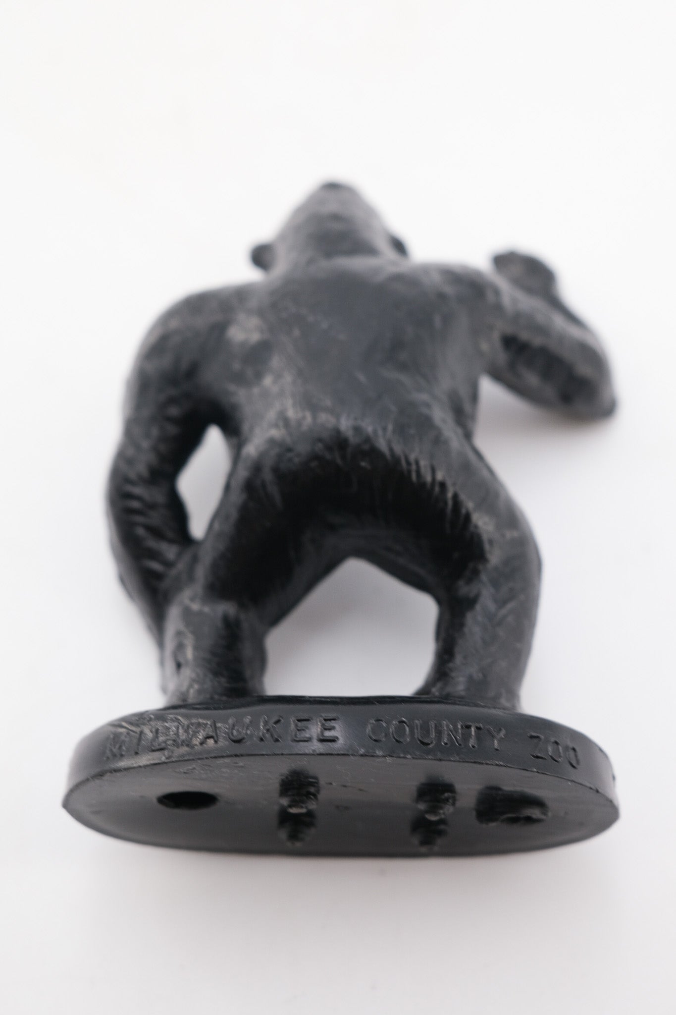 Vintage Gorilla Figurine (Milwaukee County Zoo) / ヴィンテージ ゴリラ フィギュア（ミルウォーキー・カウンティ動物園）