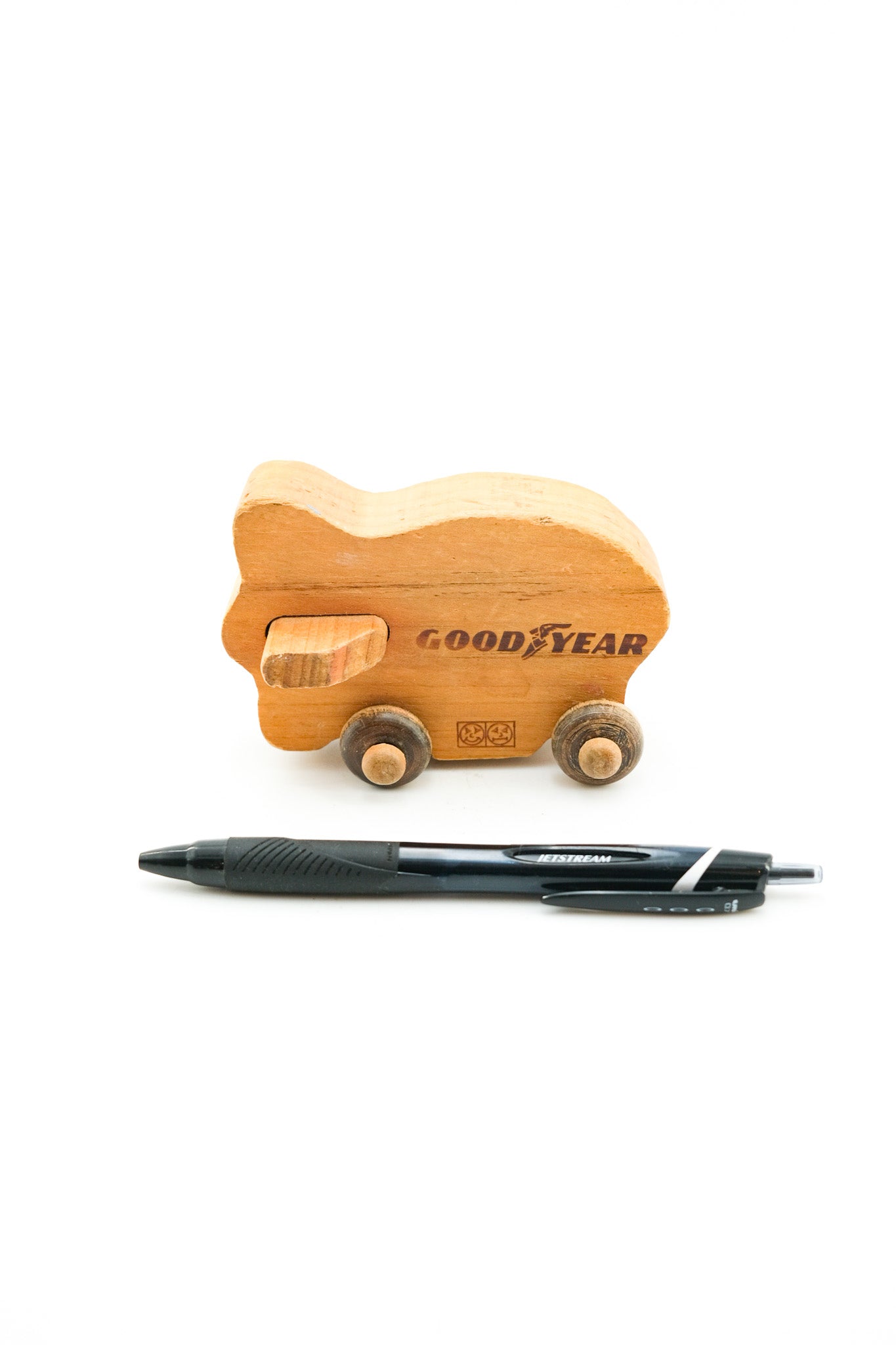GOOD YEAR Wooden Blimp Toy / Goodyear 木製飛行船のおもちゃ