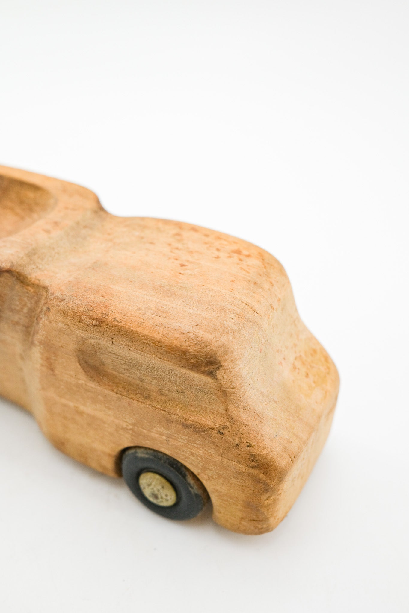 Wooden Toy Truck / 木製のトイ・トラック