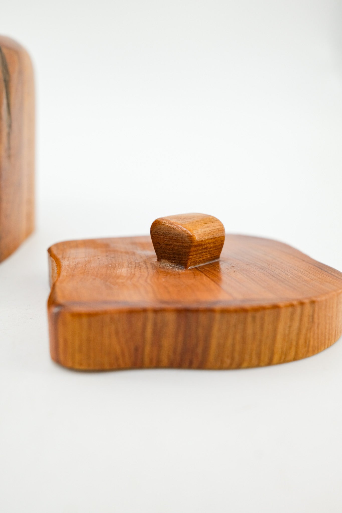 Cliff Mire Cypress Wood Lidded Box (2000) / ハンドメイド蓋付きBOX