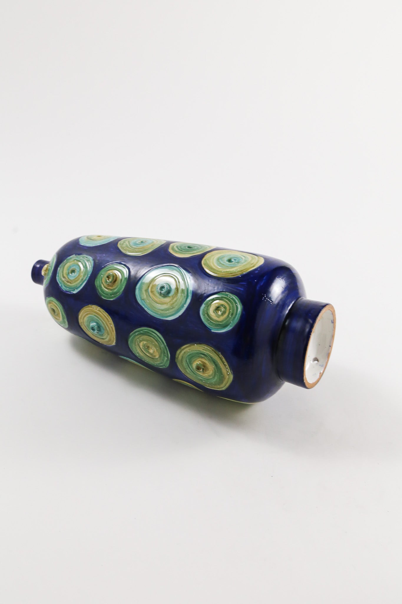 Spiraling Ceramic Sculpture / ぐるぐる陶器オブジェ