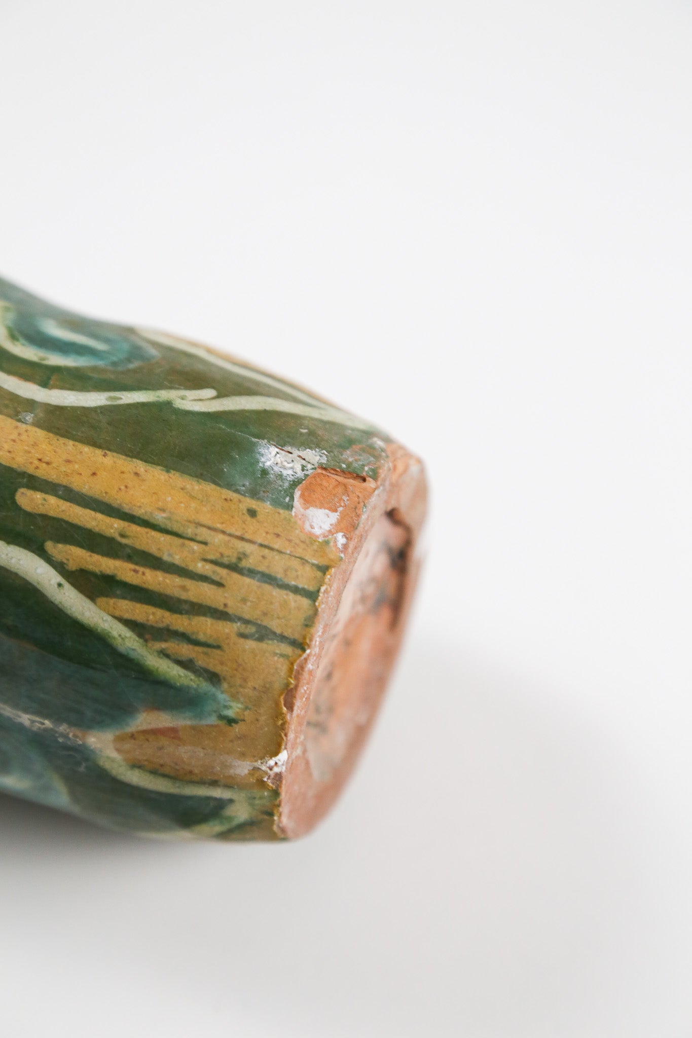Slender Ceramic Vase with Fish Pattern / 細長花器 魚の絵柄