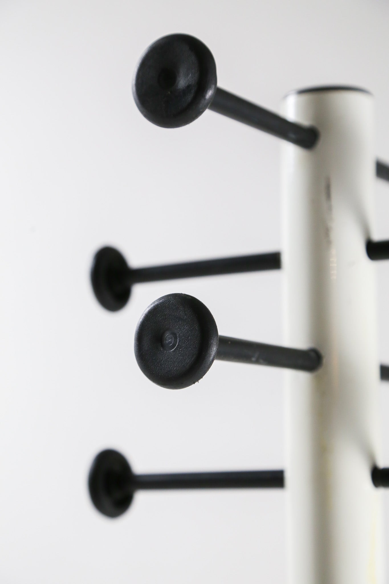 Black & White Hook Pole Rack / 白×黒フック ポールラック