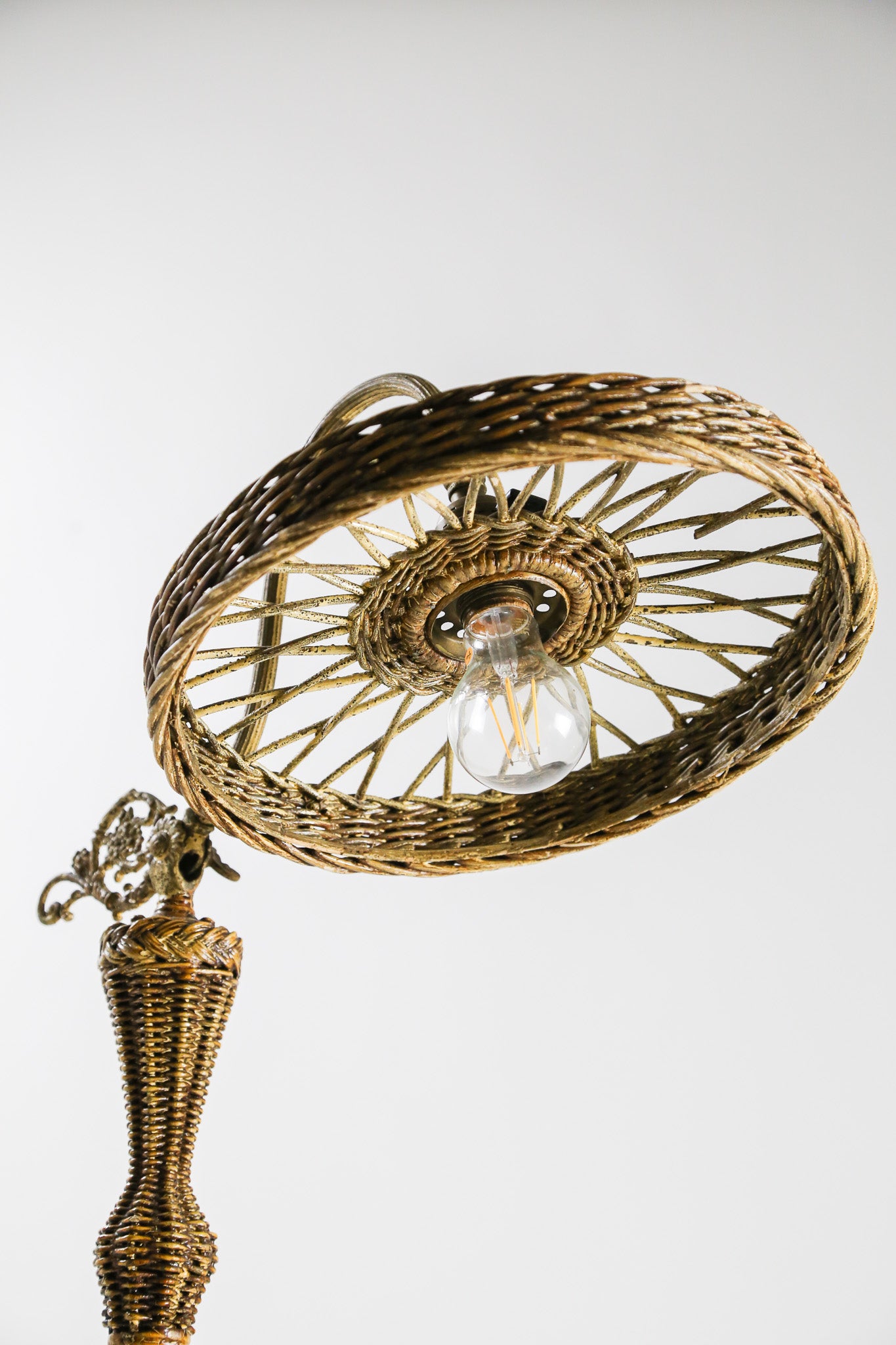 Rattan Floor Light / 籐編み フロアライト