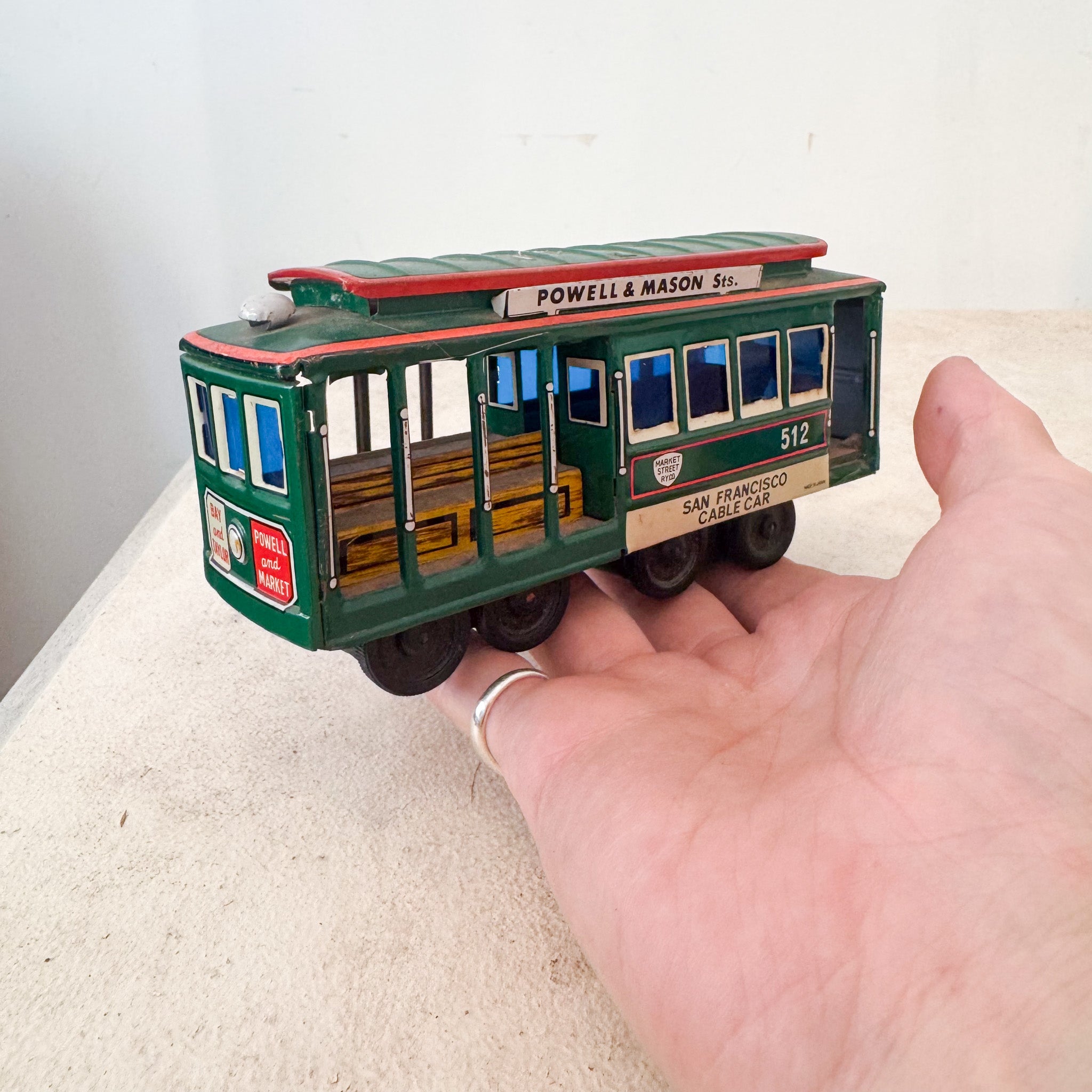Cable Car Toy / ケーブルカーのトイ