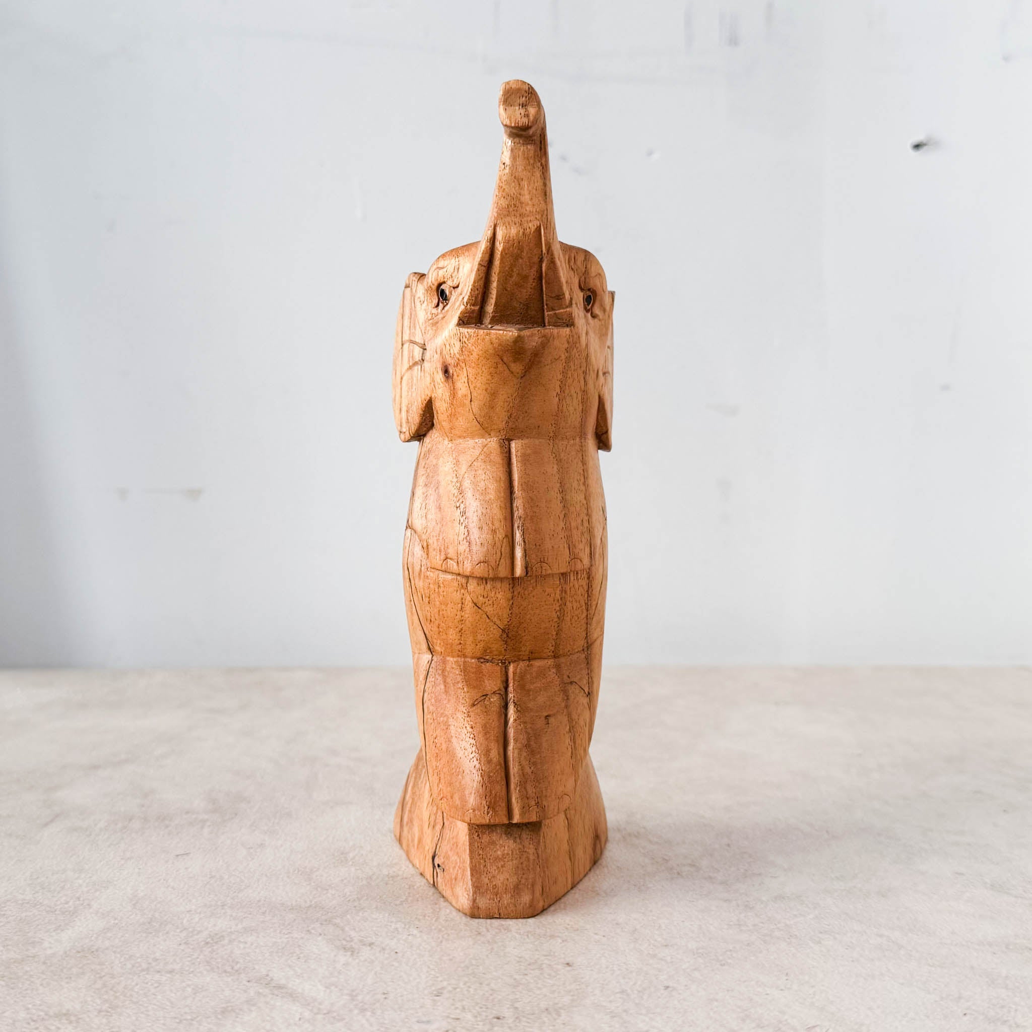 Wooden Elephant / 木製のゾウ