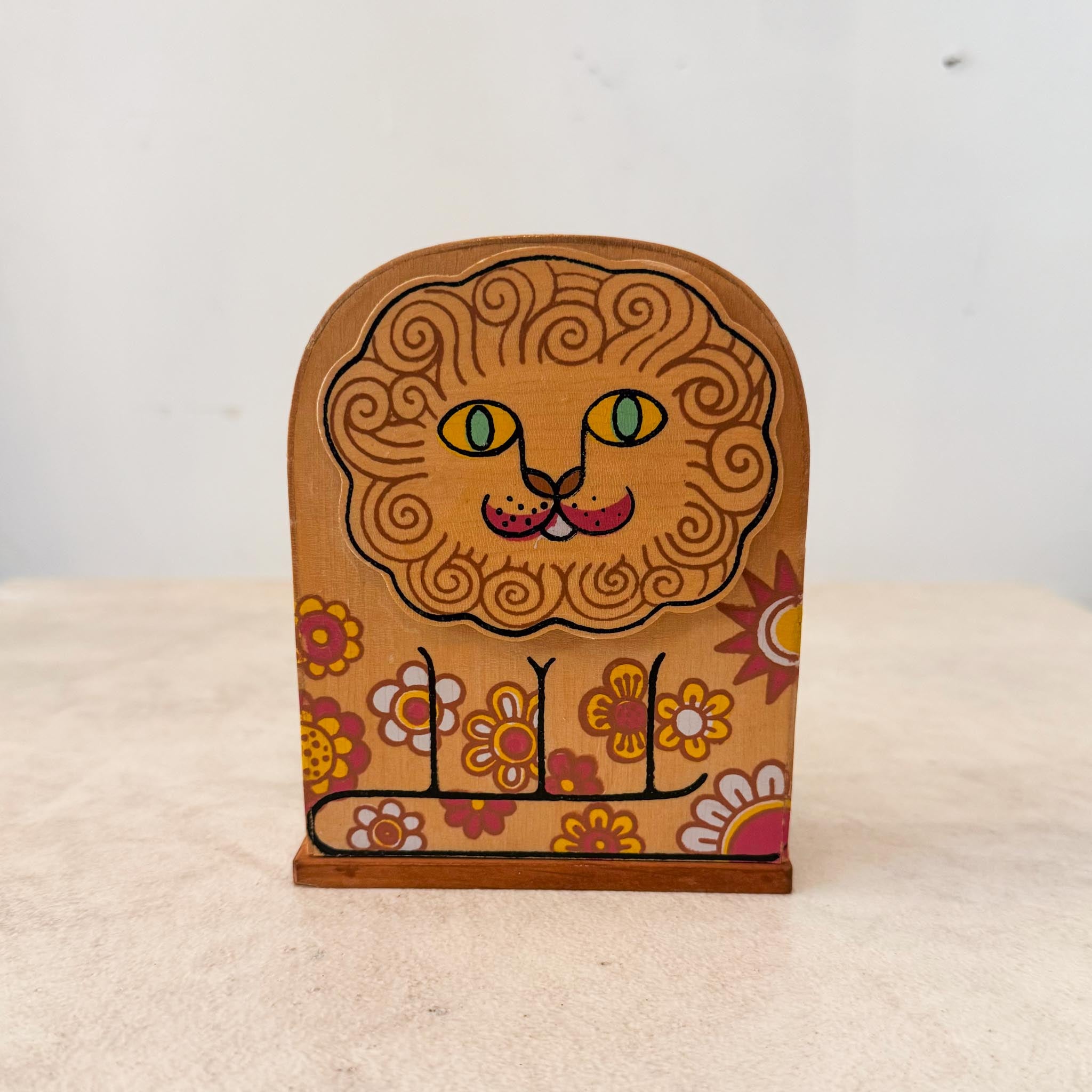 Wooden Lion Bank / 木製ライオンの貯金箱