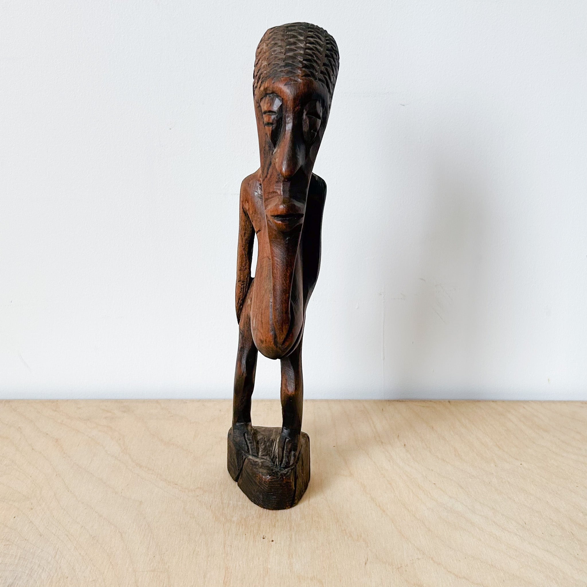 African Wooden Statue / アフリカ木製の像