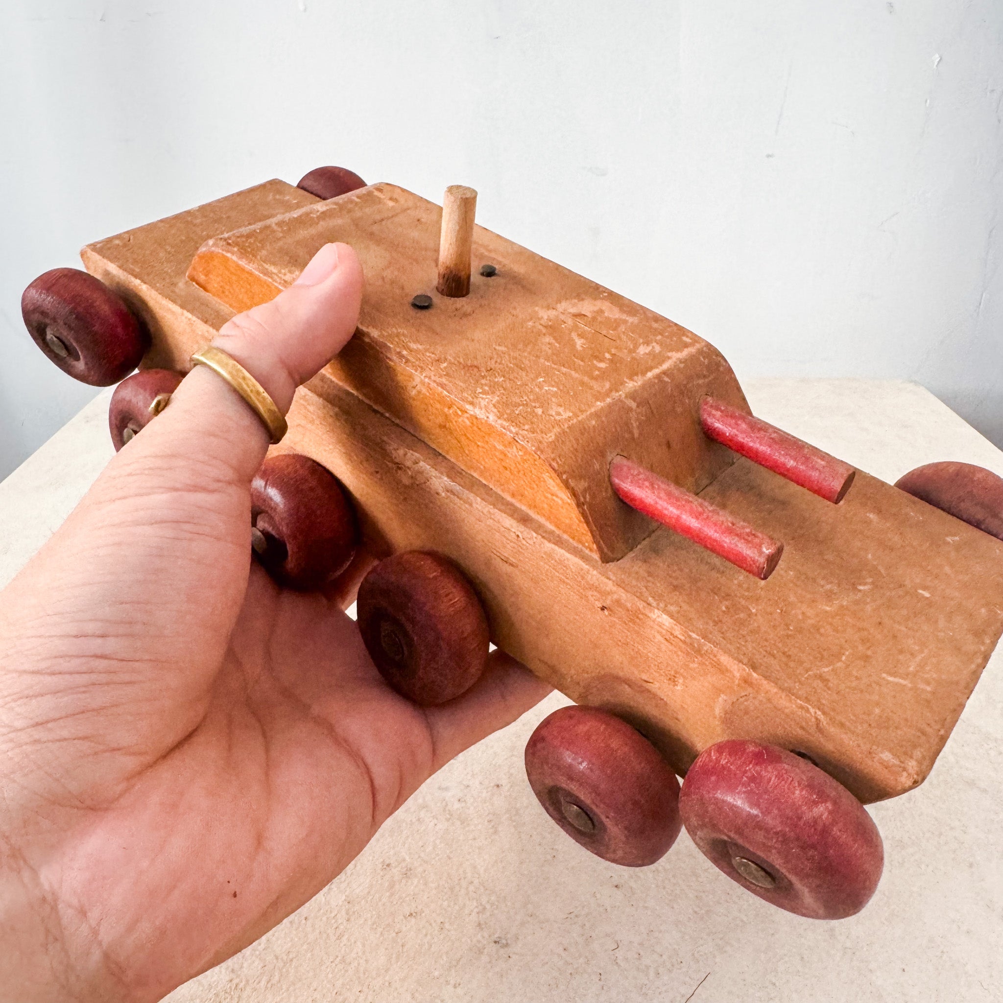 Wooden Tank Toy / 木製戦車のおもちゃ