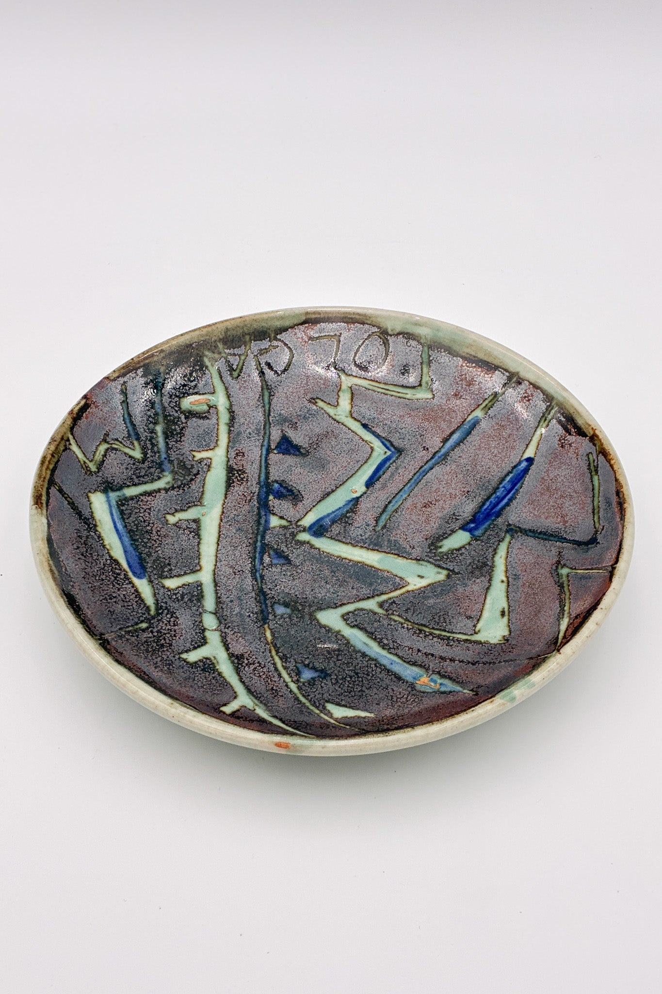 Geometric Thunderbolt Pattern Plate / カミナリのような模様の皿