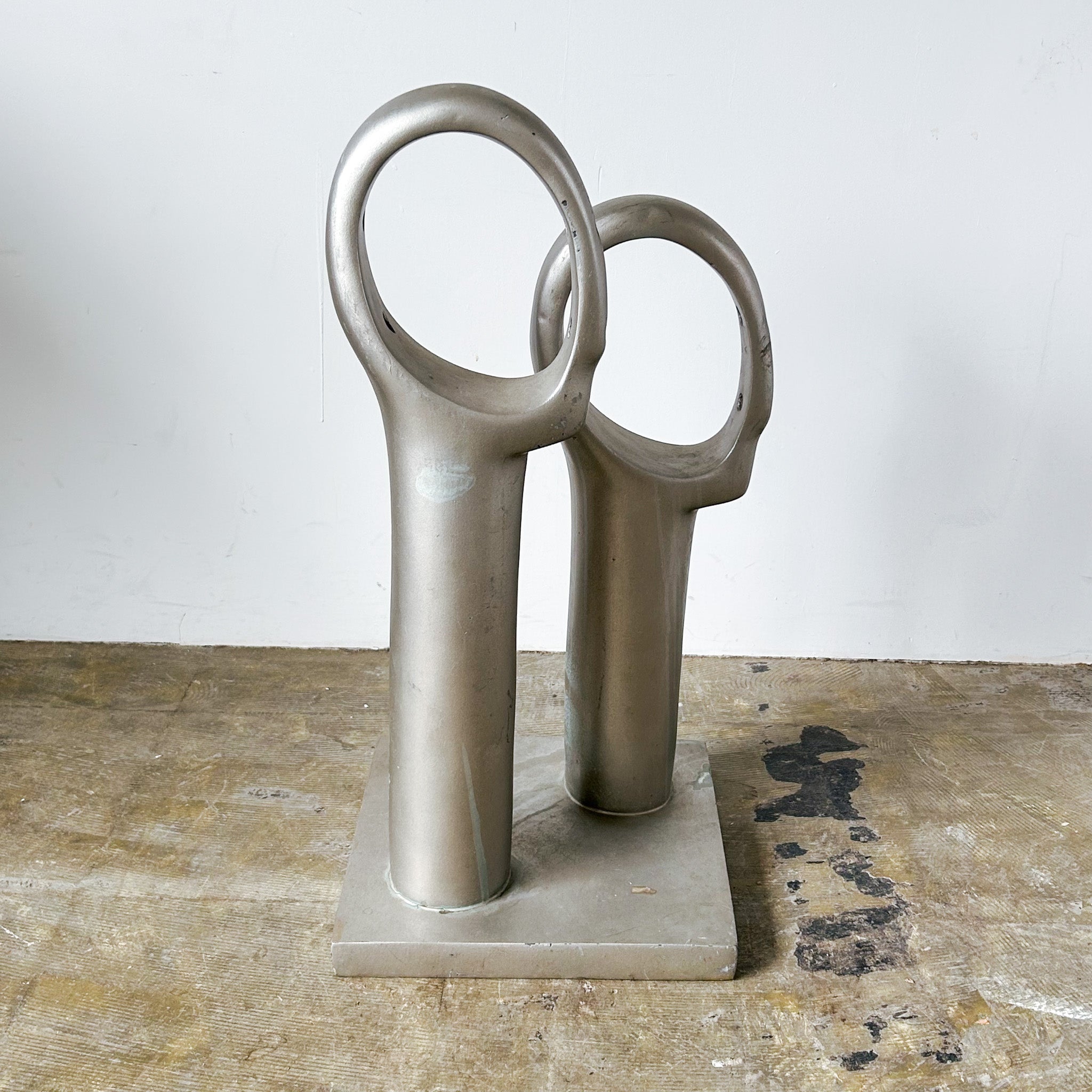 Twin-Face Sculpture / ２つの顔のオブジェ