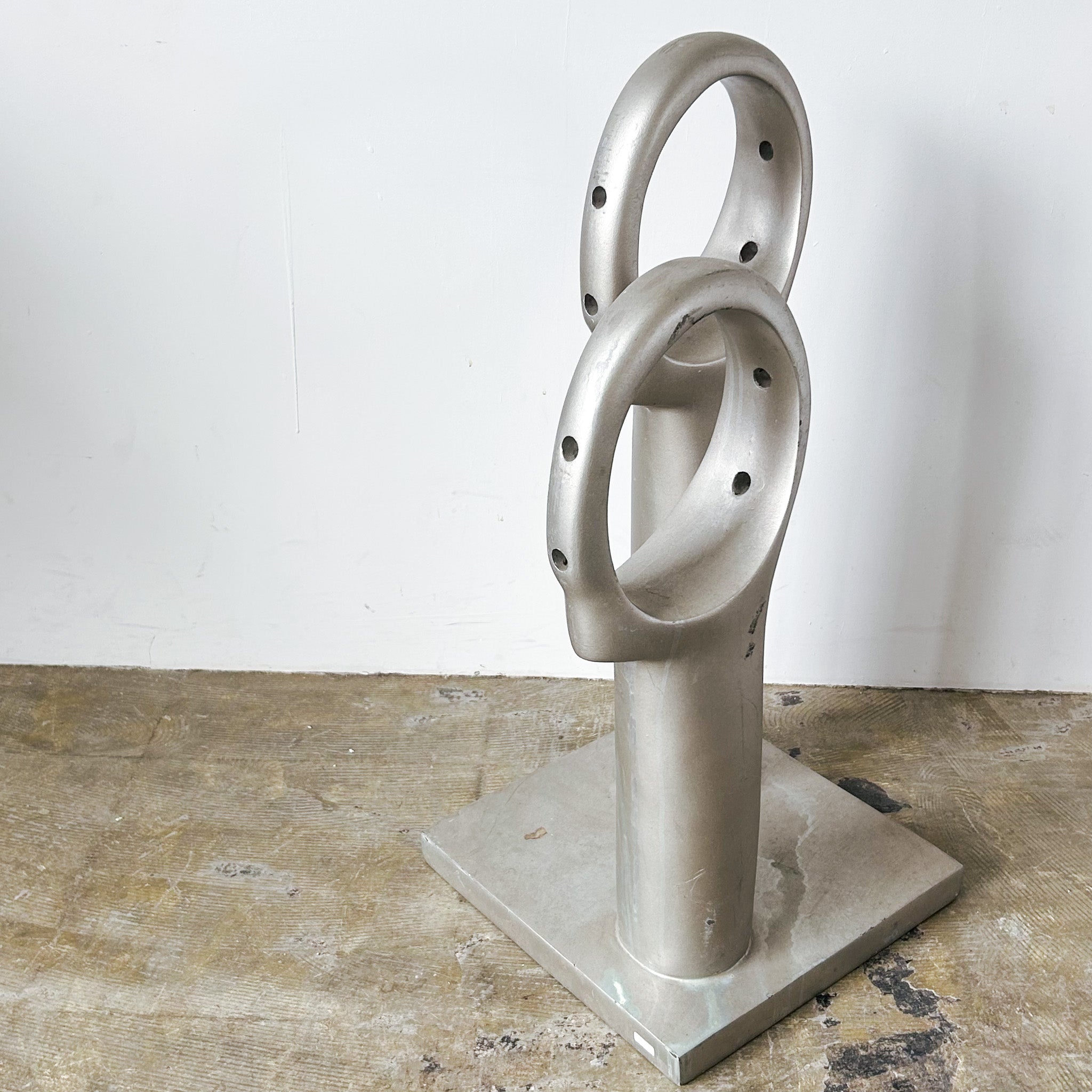 Twin-Face Sculpture / ２つの顔のオブジェ