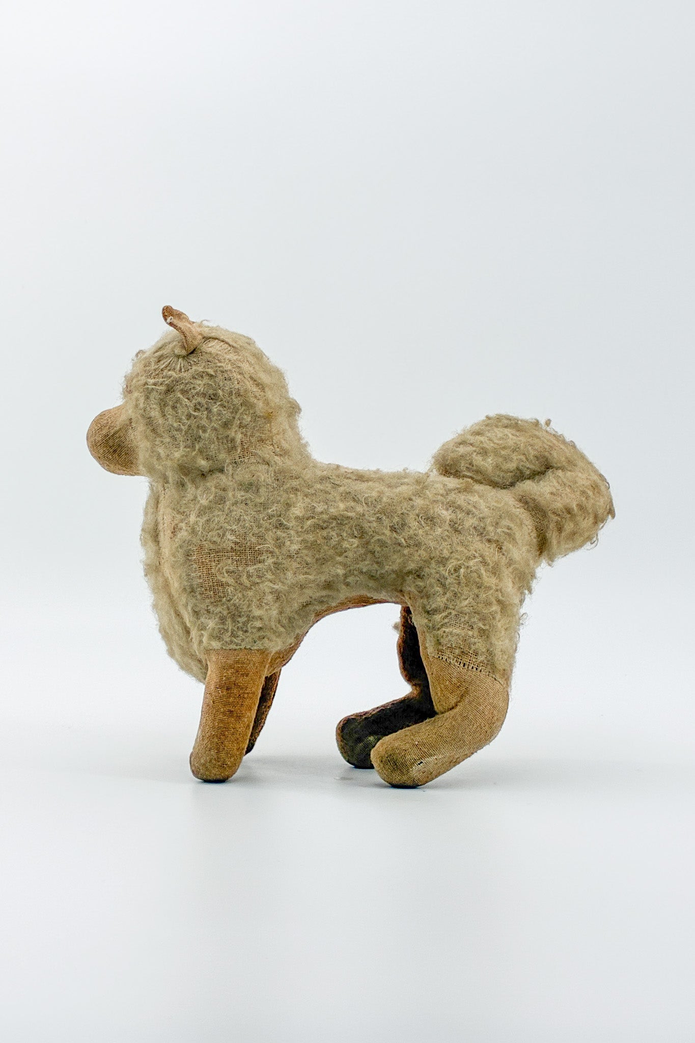 Puppy Plush / 犬のぬいぐるみ
