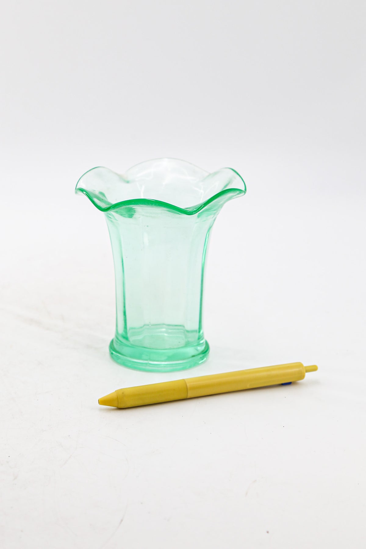 Uranium Glass Small Flower Vase / ウランガラス スモールベース