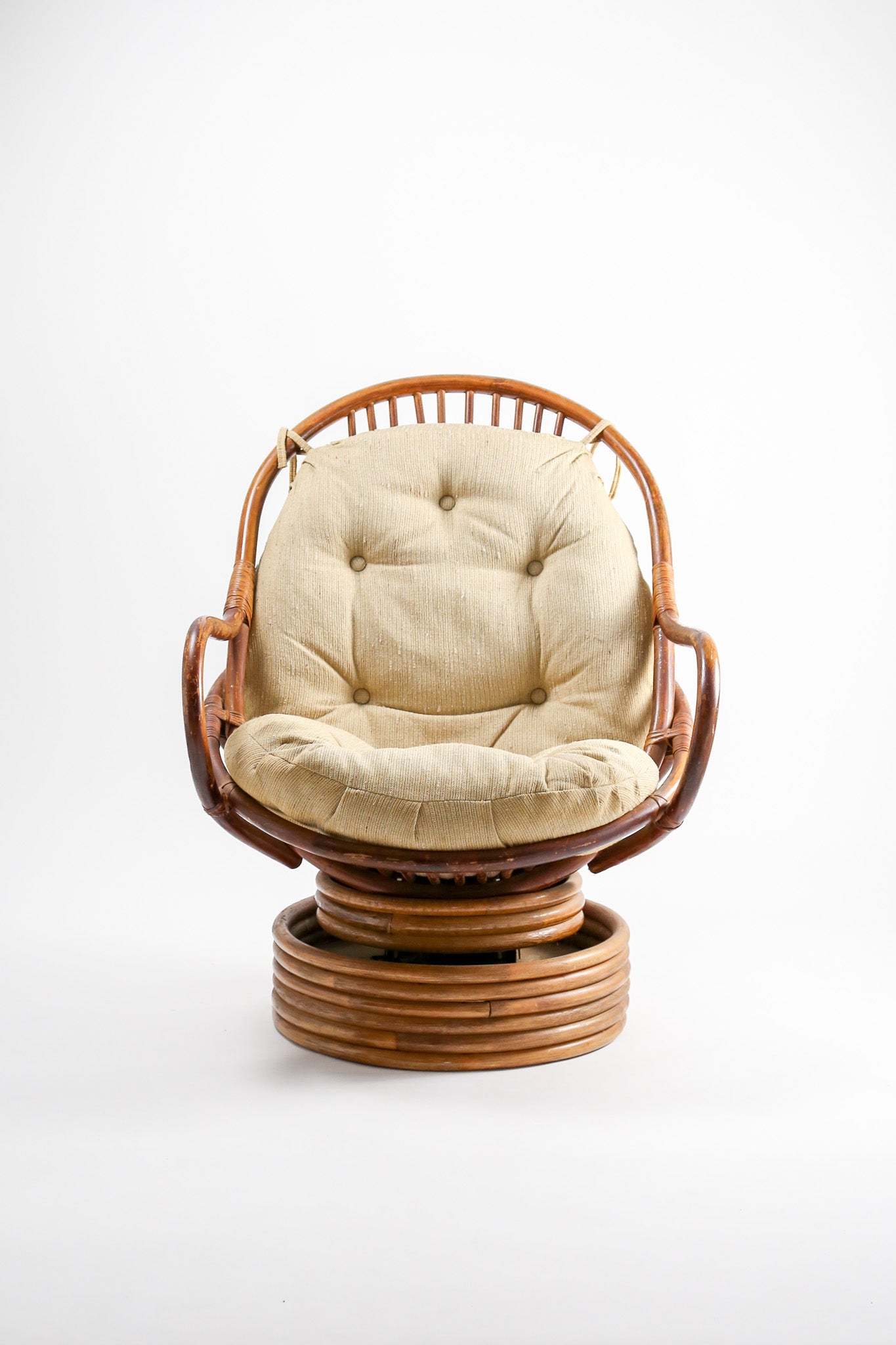 Vintage Rattan Swivel Lounge Chair / ヴィンテージ ラタン スウィーベル ラウンジチェア