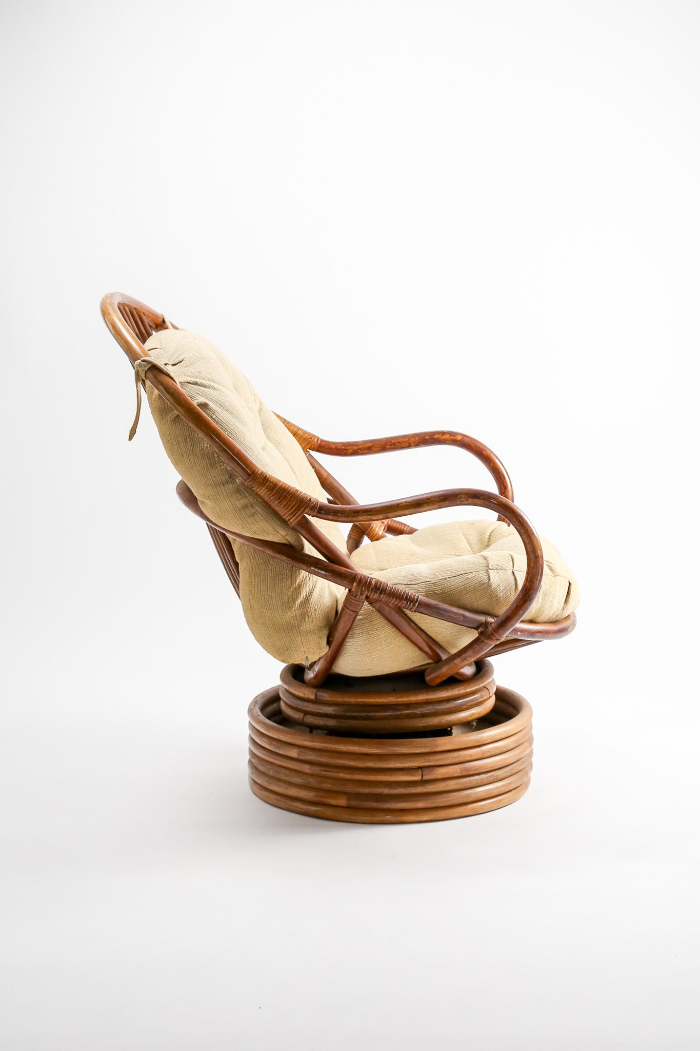 Vintage Rattan Swivel Lounge Chair / ヴィンテージ ラタン スウィーベル ラウンジチェア
