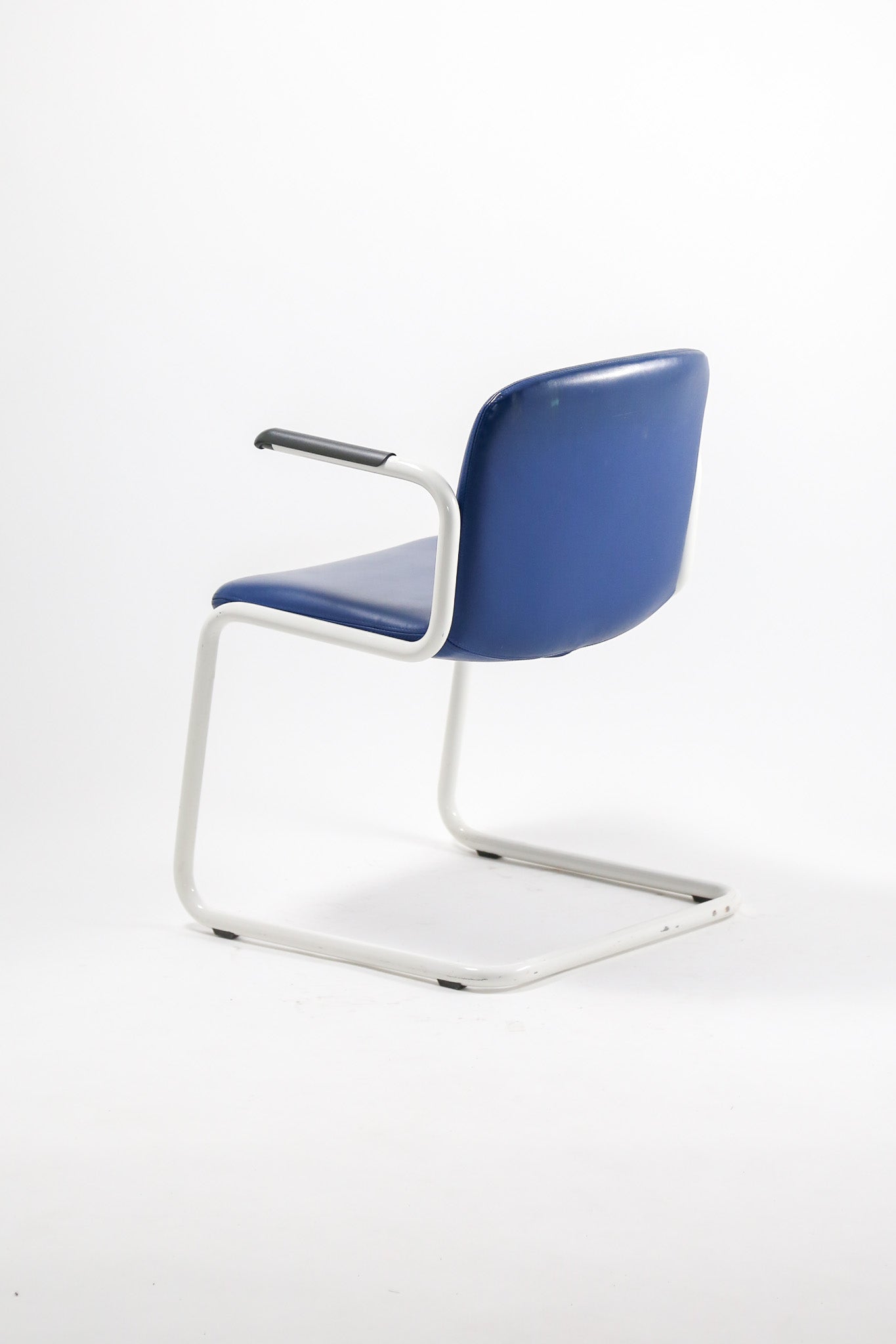 Kinetics Cantilever Armchair / Kinetics社 カンチレバー アームチェア