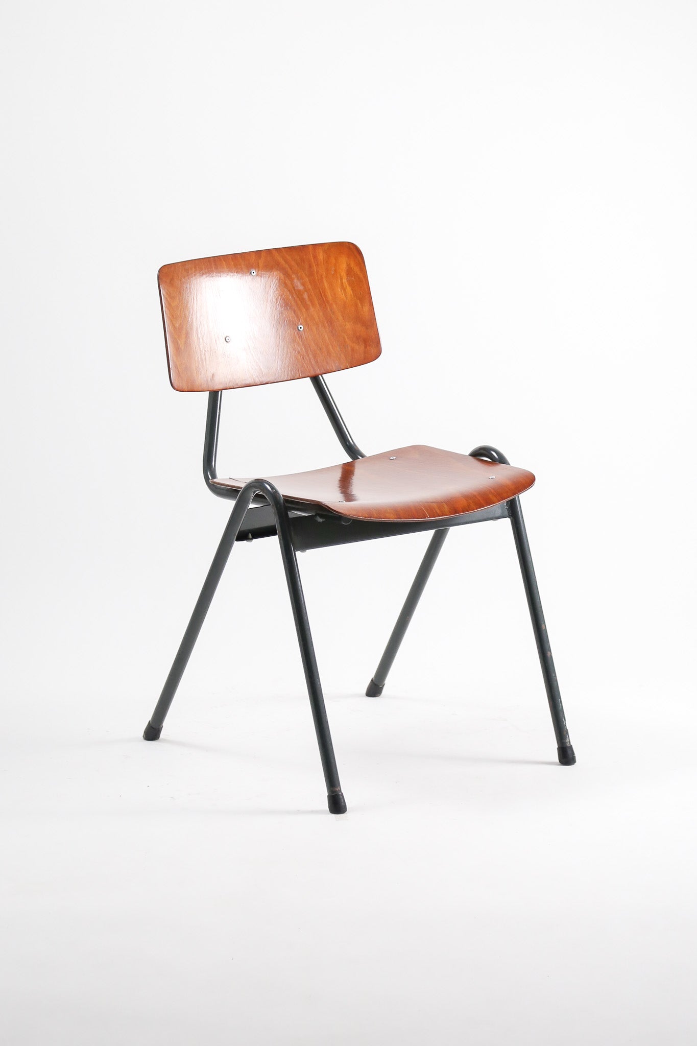 Pagholz Stacking Chair / パグホルツ スタッキングチェア