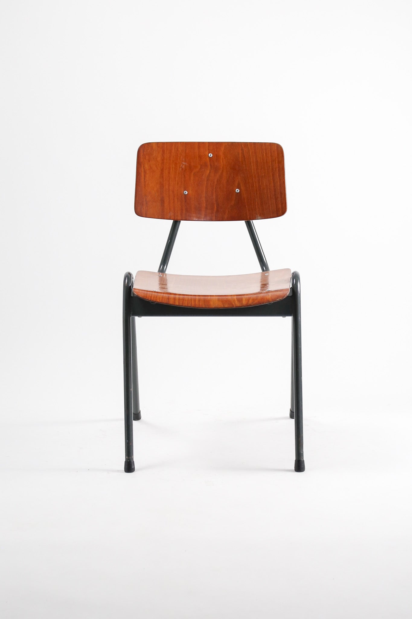 Pagholz Stacking Chair / パグホルツ スタッキングチェア