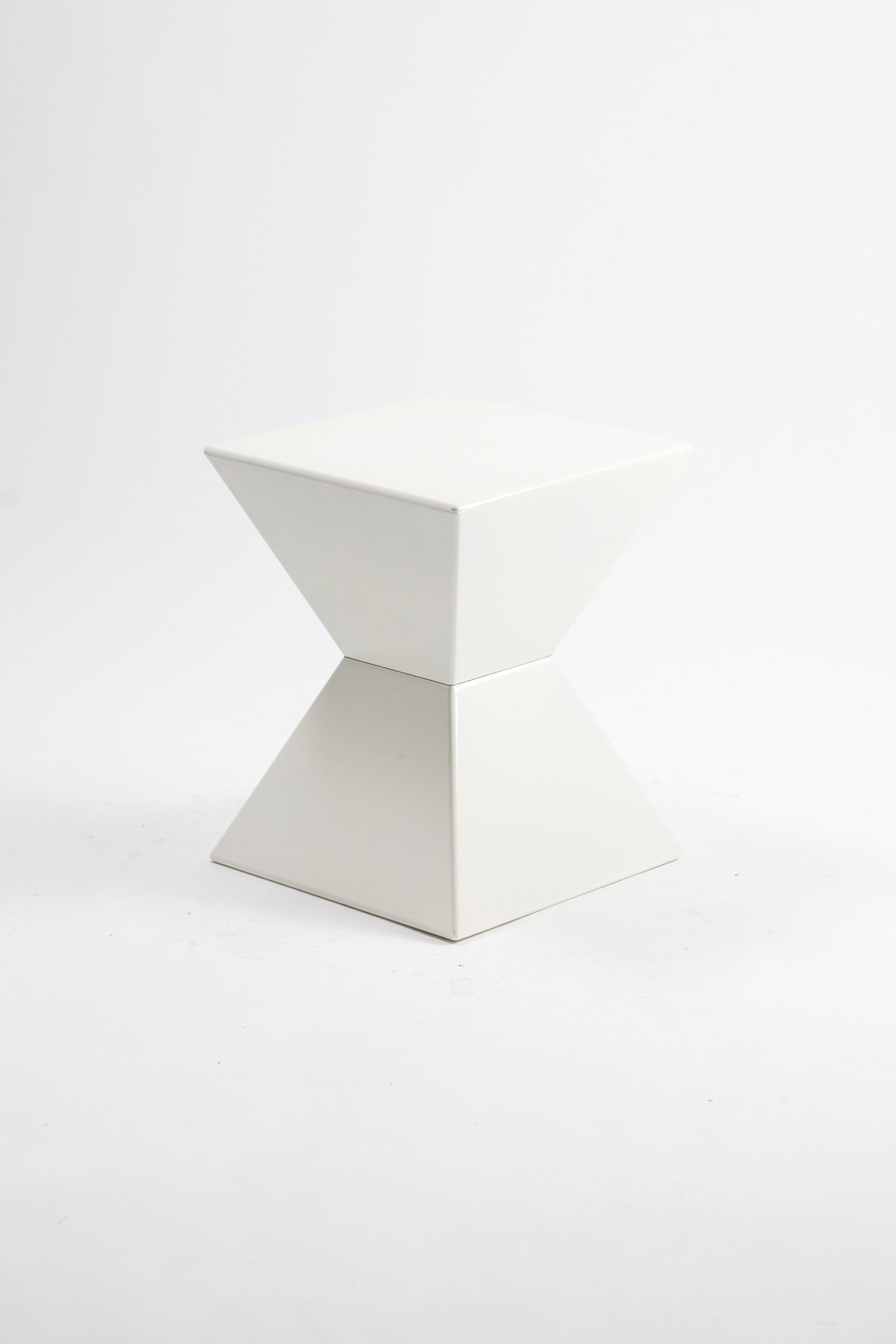 Modern Geometric Base / モダン ジオメトリック ベース