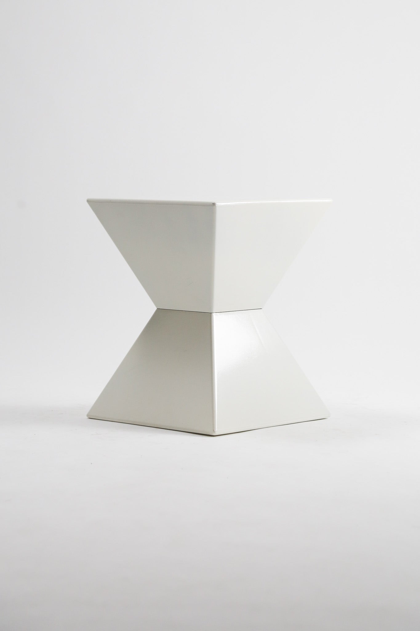 Modern Geometric Base / モダン ジオメトリック ベース