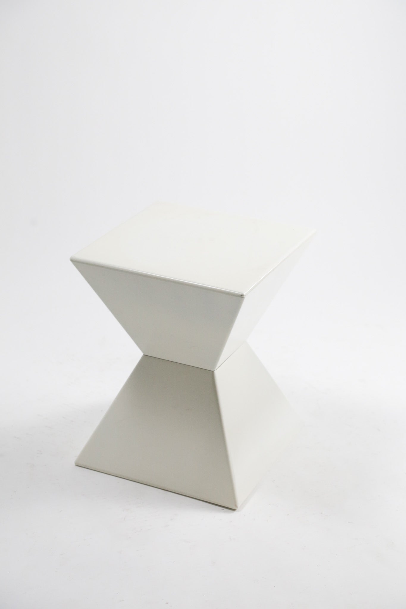 Modern Geometric Base / モダン ジオメトリック ベース