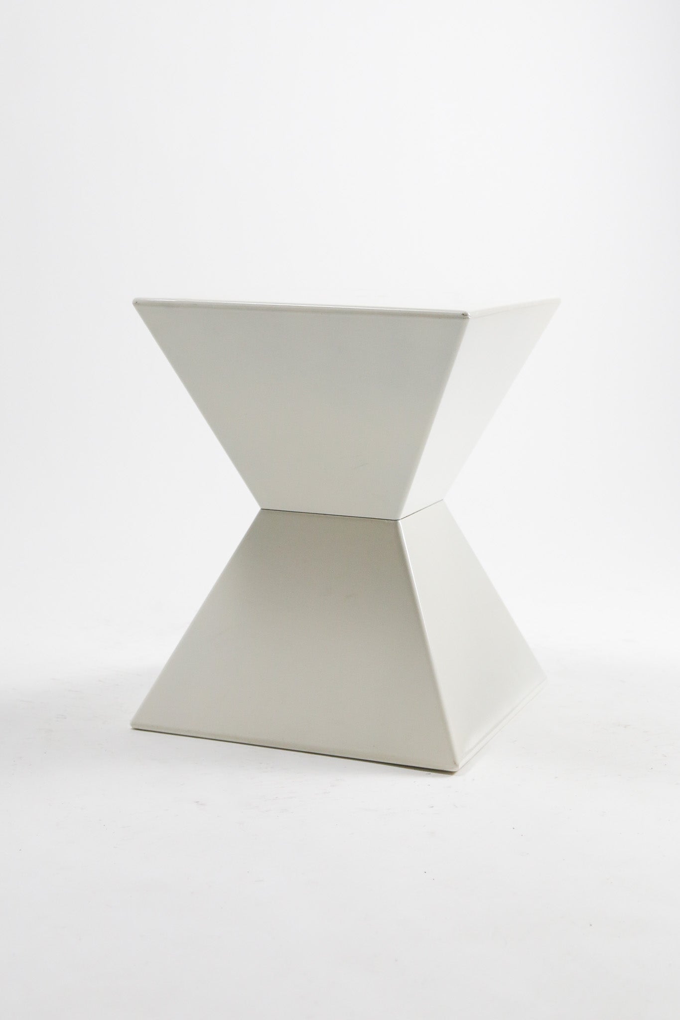 Modern Geometric Base / モダン ジオメトリック ベース