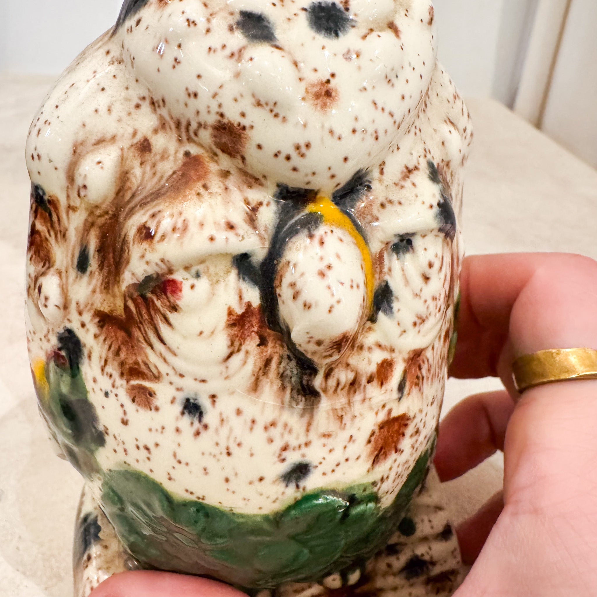 Ceramic Owl  Figurine / セラミックのフクロウ