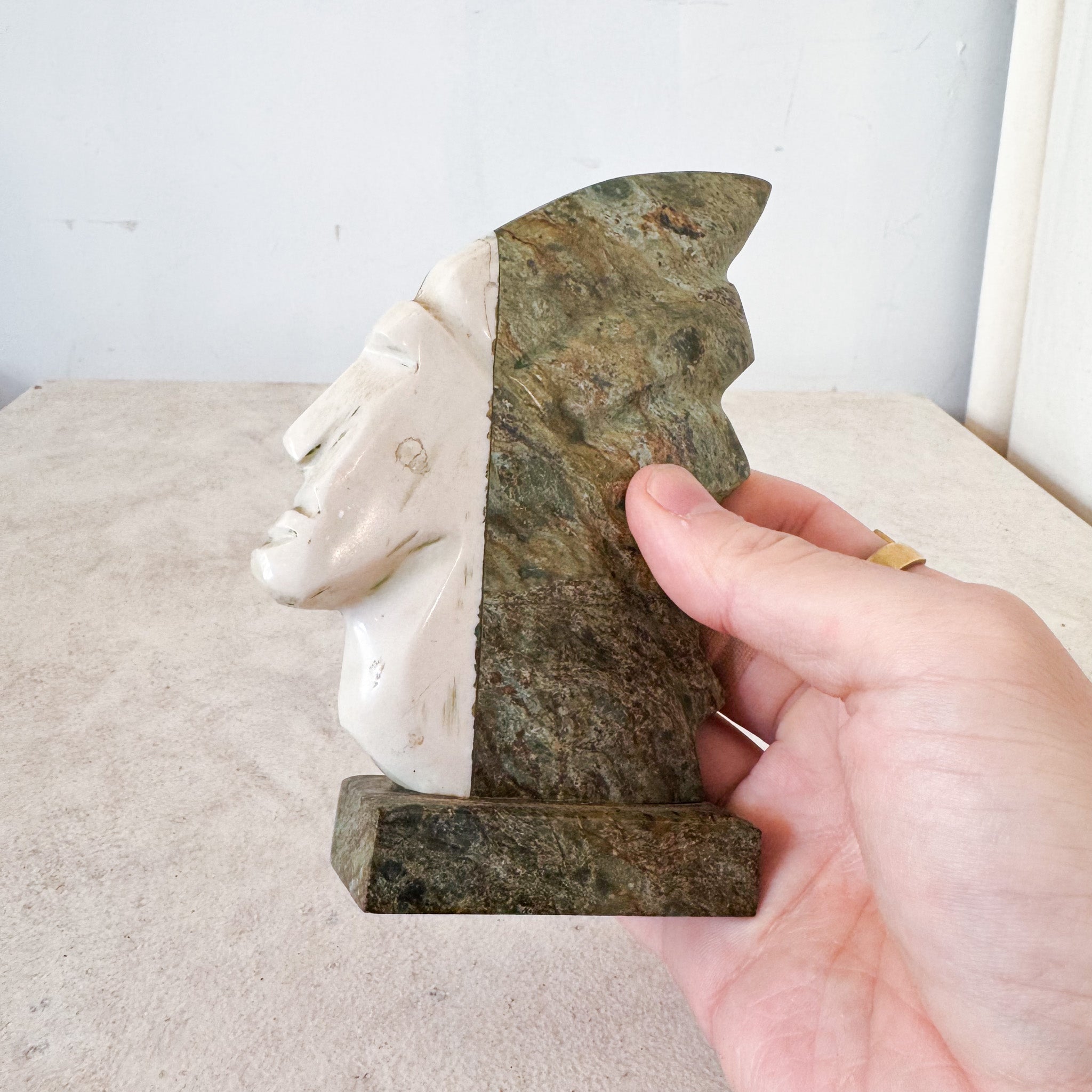 Stone Native American Face / 石製ネイティブアメリカンの顔オブジェ