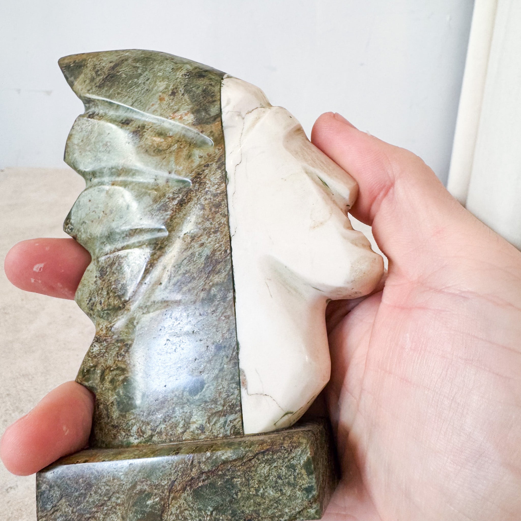 Stone Native American Face / 石製ネイティブアメリカンの顔オブジェ