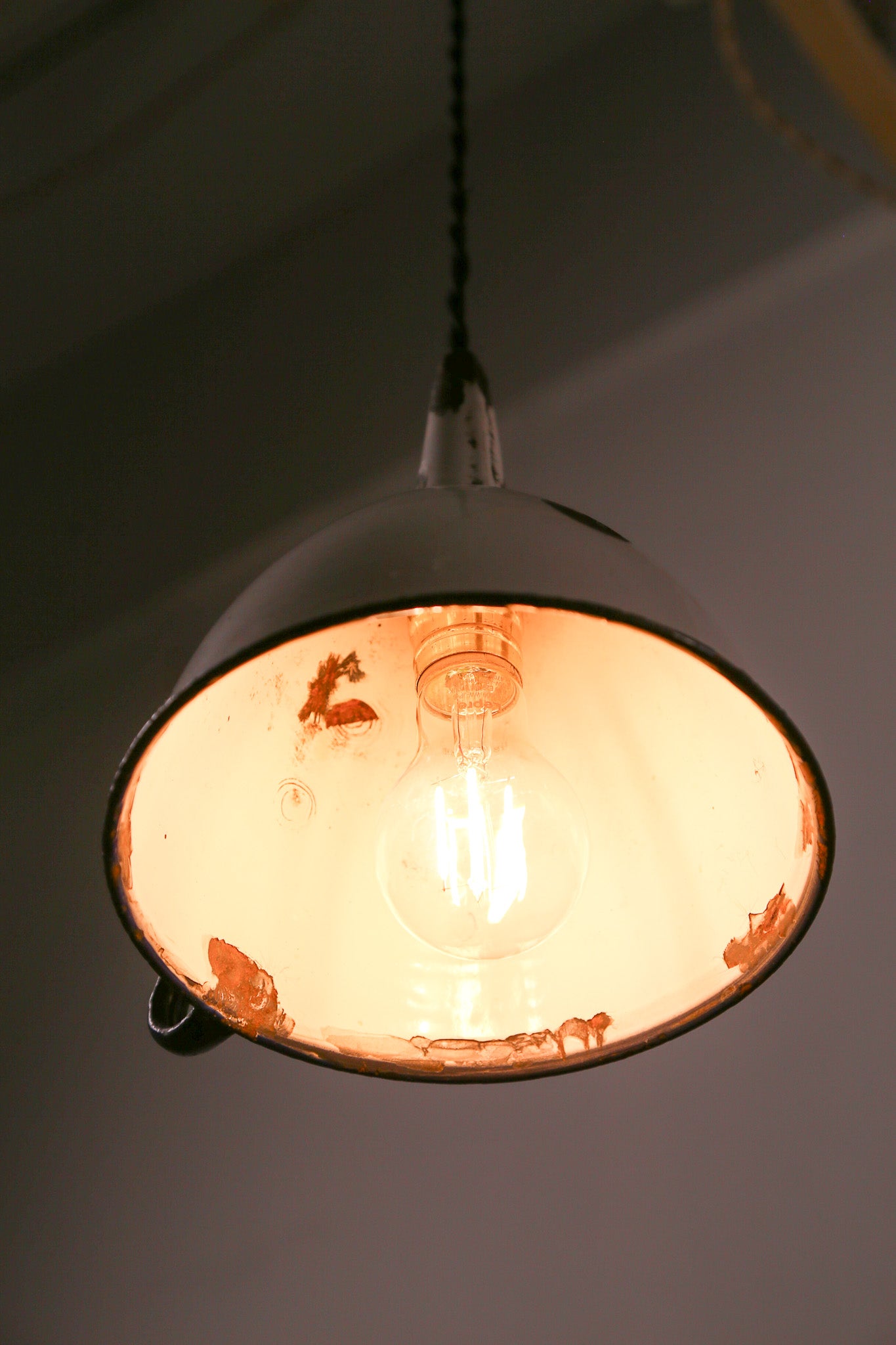White Enamel Funnel Pendant Light / 白ホーロー ジョウゴ ライト