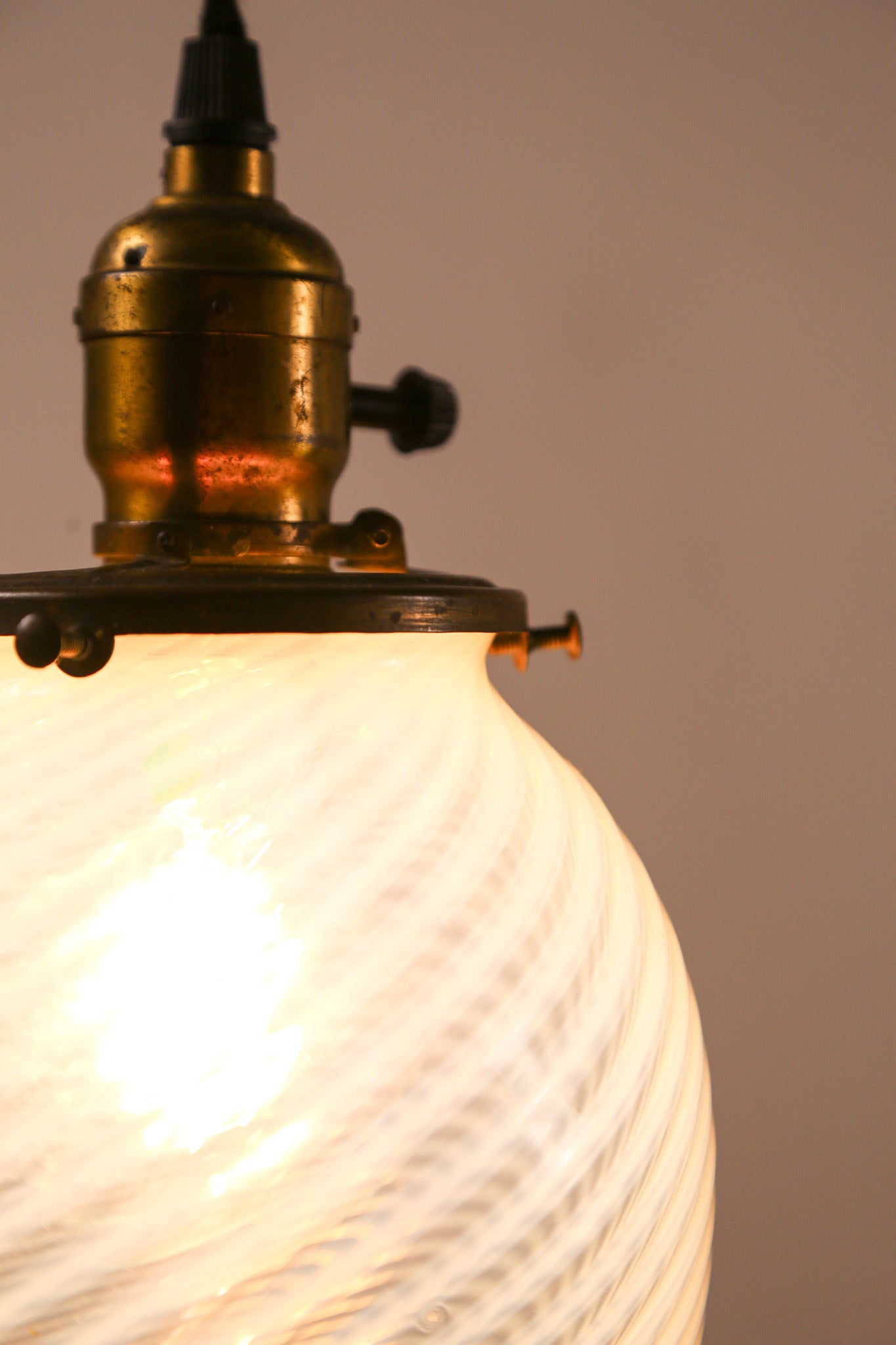 Drip Shaped Opalescent Glass Pendant Light / ドリップ型 オパールセントシェードライト