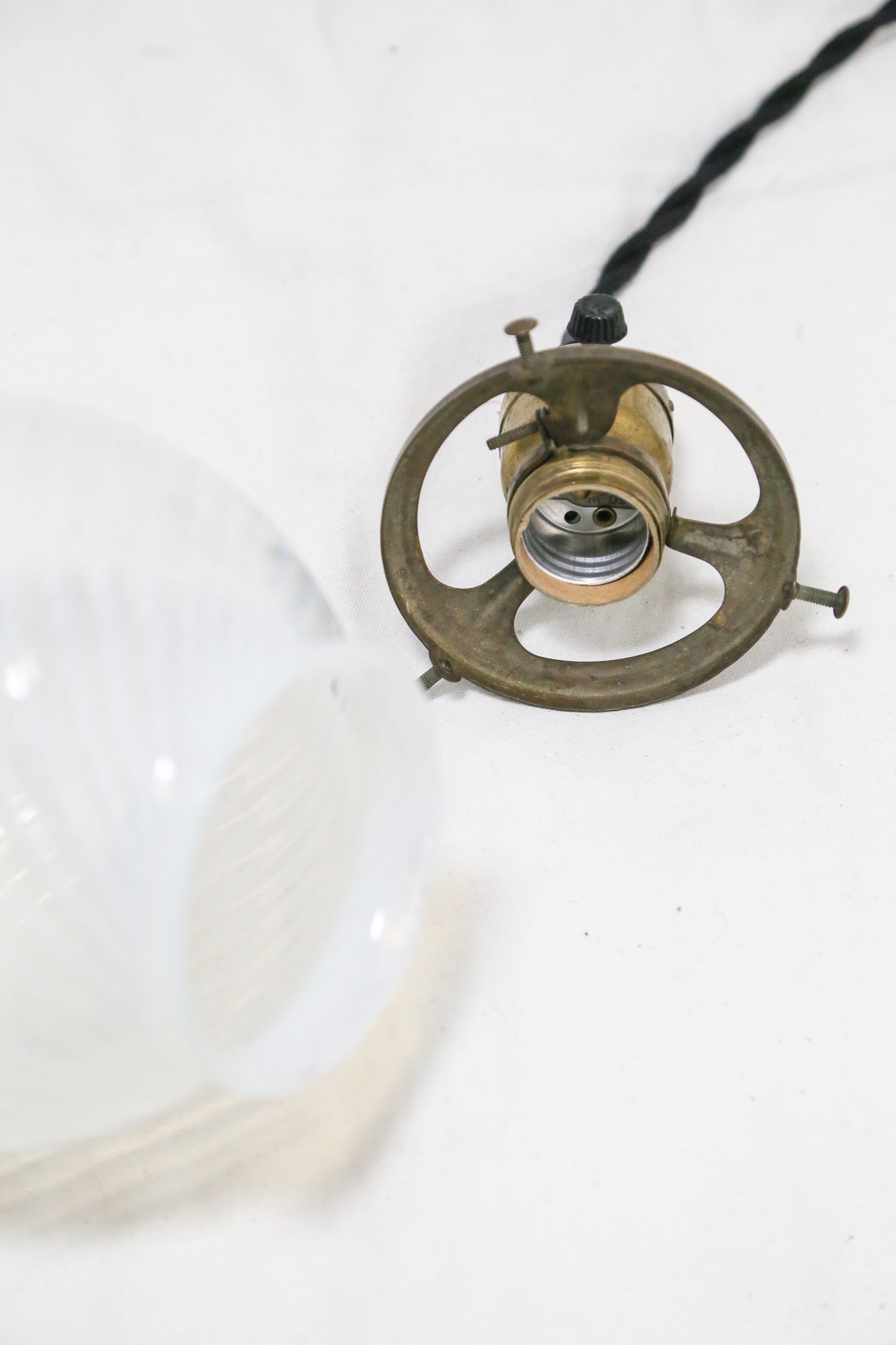 Drip Shaped Opalescent Glass Pendant Light / ドリップ型 オパールセントシェードライト