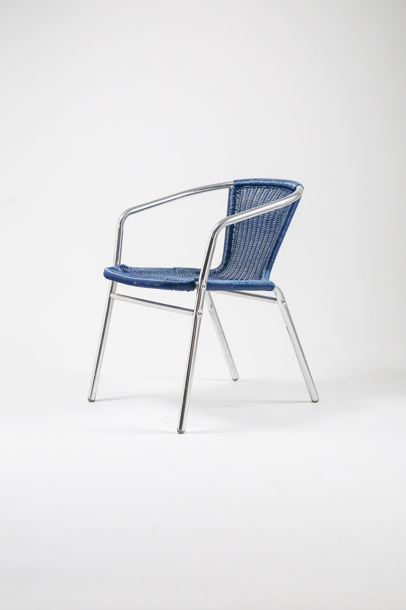 Blue Vinyl Woven Armchair / ビニール編みアームチェア