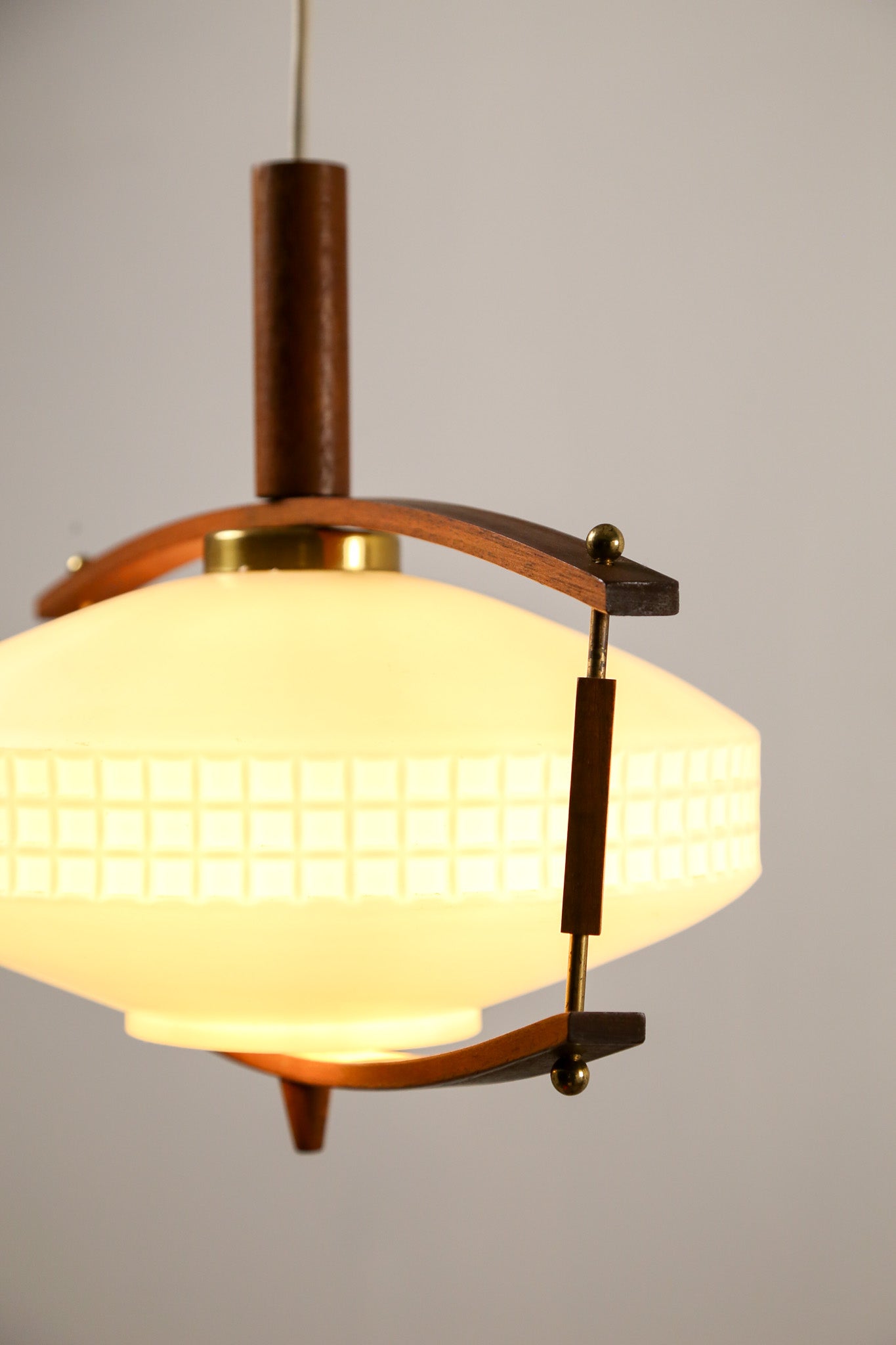 Teak and Milky Glass Pendant Light / チーク＆乳白色ガラス ペンダントライト