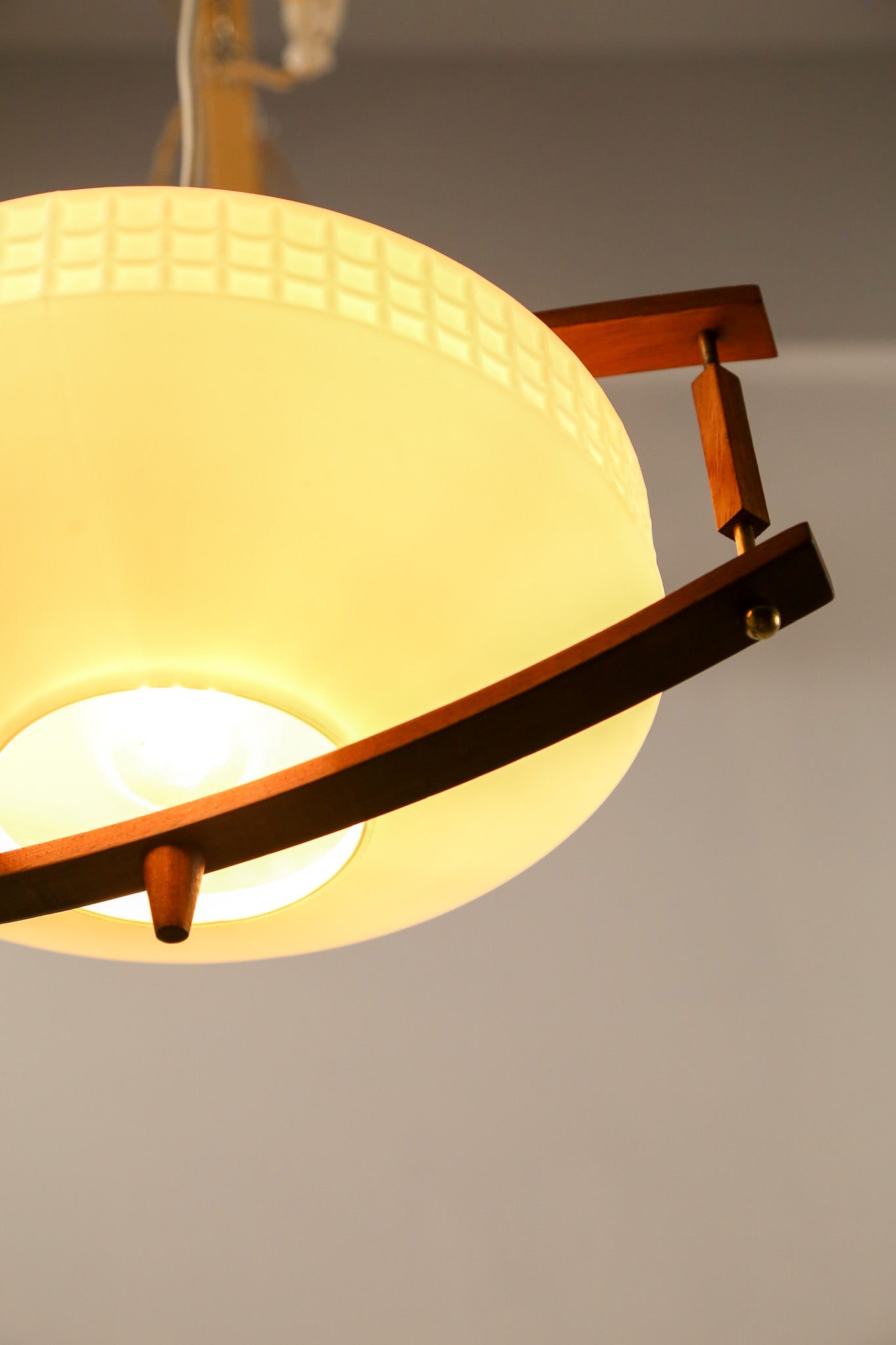 Teak and Milky Glass Pendant Light / チーク＆乳白色ガラス ペンダントライト